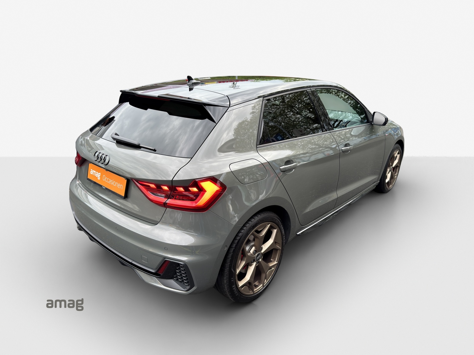 AUDI A1 Sportback 35 TFSI S Line S-tronic-image-4