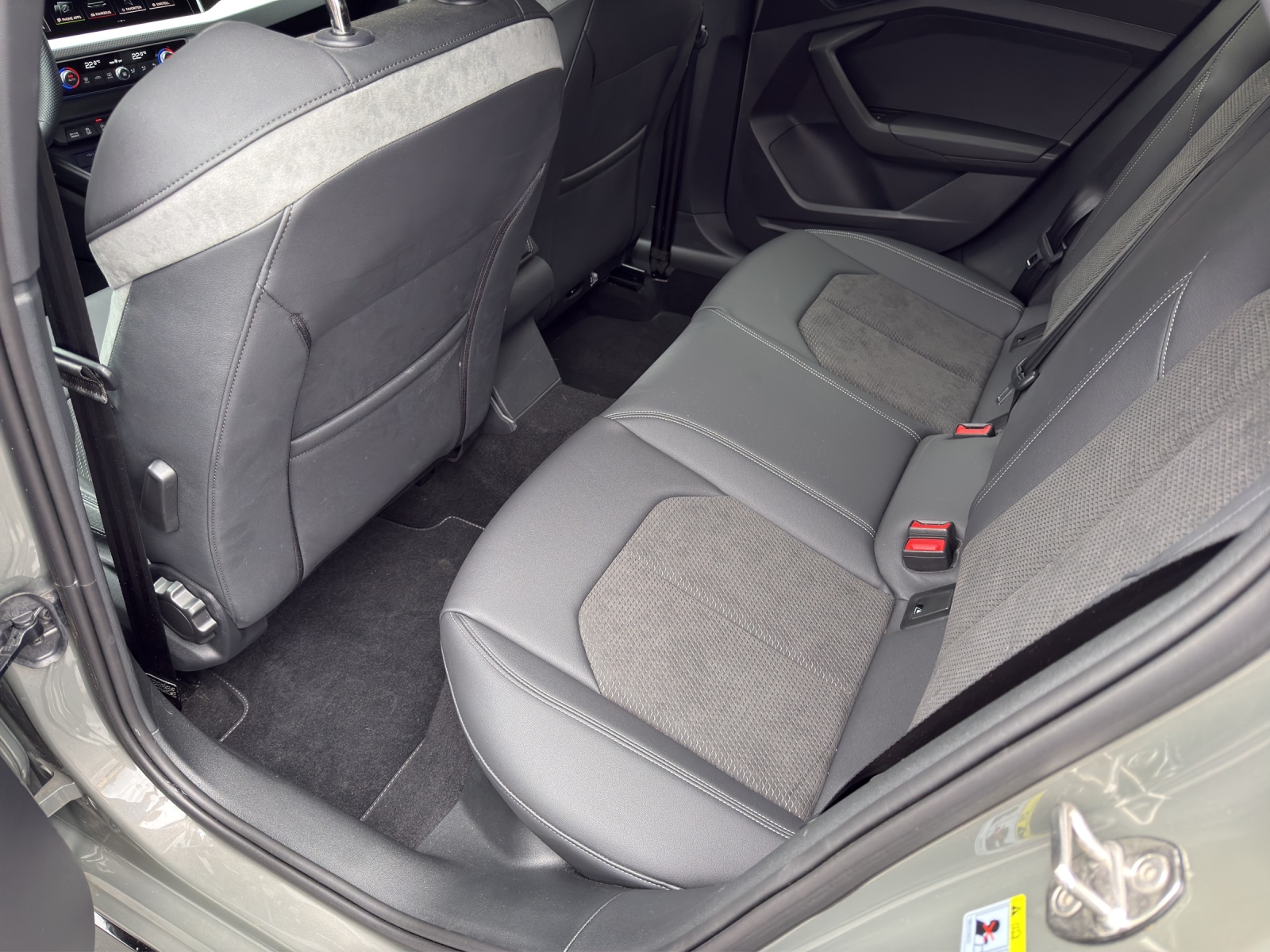 AUDI A1 Sportback 35 TFSI S Line S-tronic-image-11