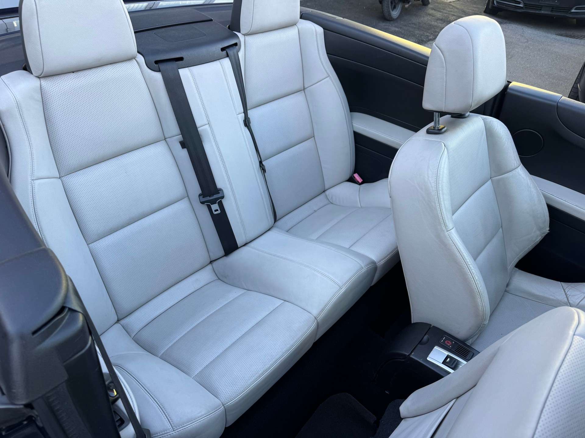 PEUGEOT 307 CC 2.0 HDI Platinum Edition-image-13