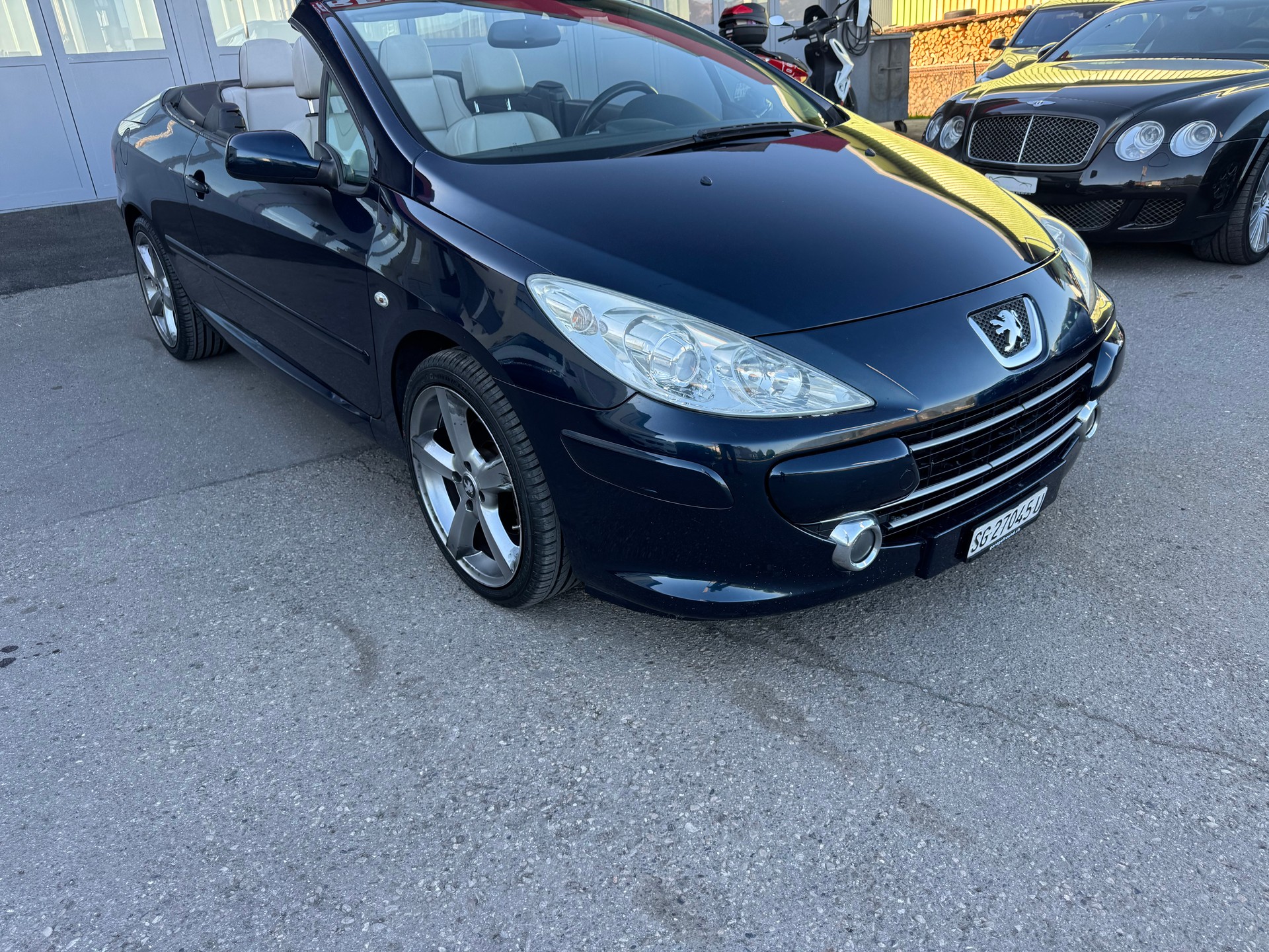 PEUGEOT 307 CC 2.0 HDI Platinum Edition-image-1