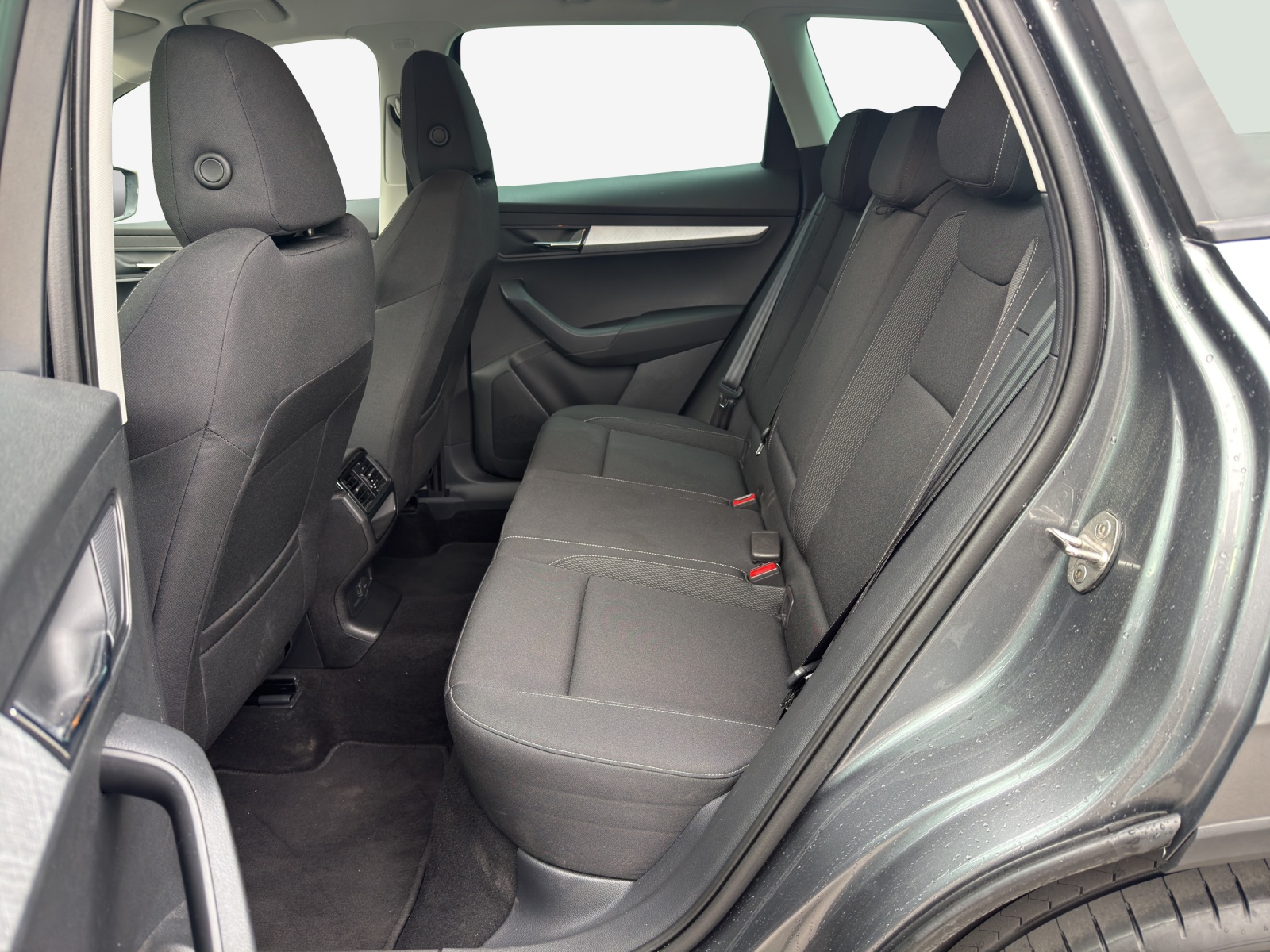 SKODA Karoq 2.0 TDI CR Selection 4x4 DSG-image-11
