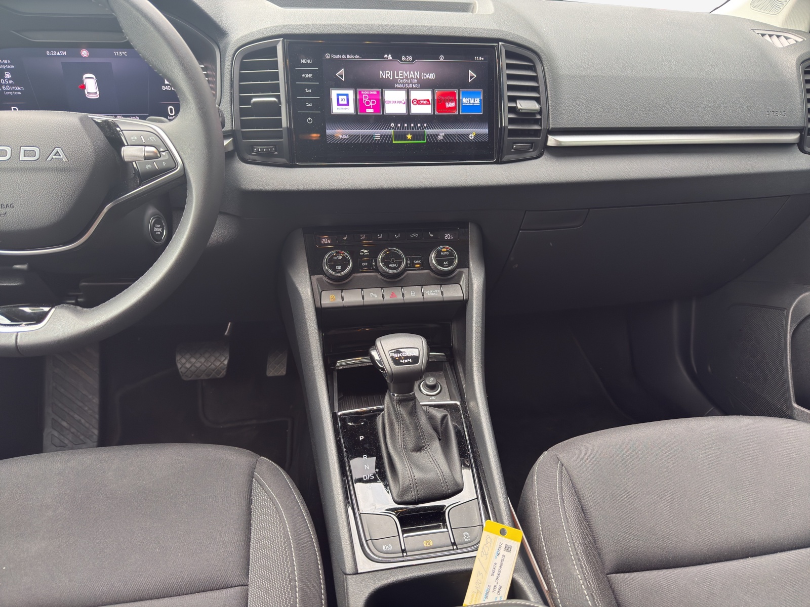 SKODA Karoq 2.0 TDI CR Selection 4x4 DSG-image-10