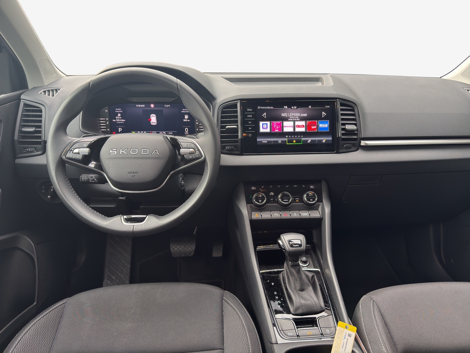 SKODA Karoq 2.0 TDI CR Selection 4x4 DSG-image-8