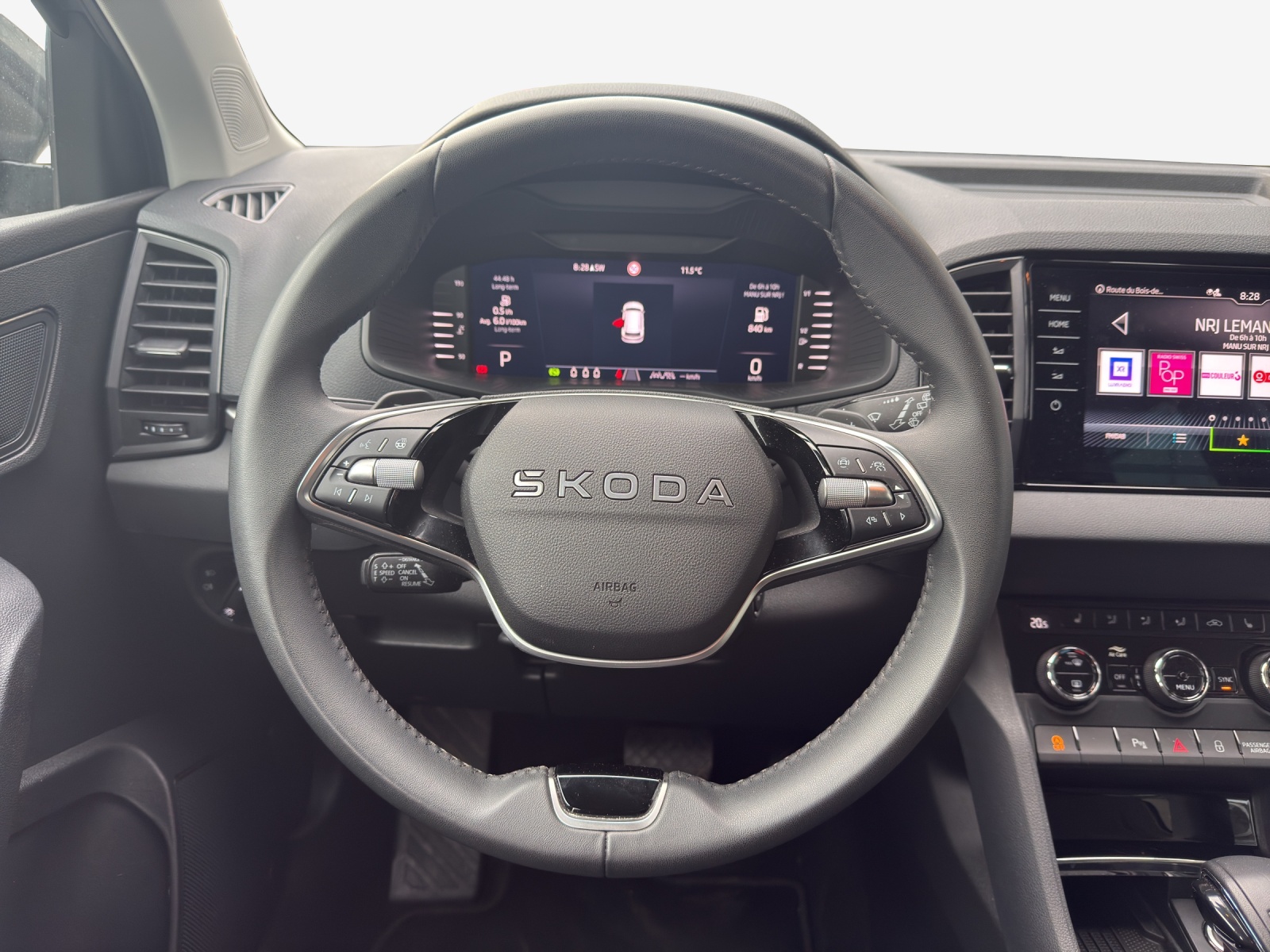 SKODA Karoq 2.0 TDI CR Selection 4x4 DSG-image-9
