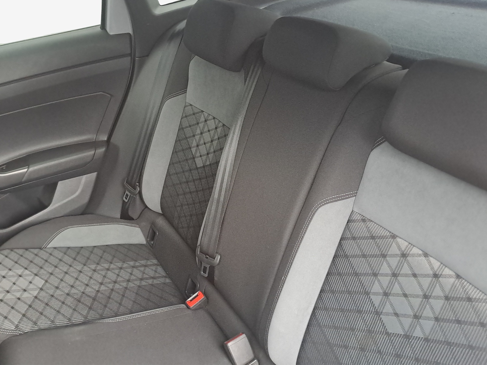 VW Taigo 1.0 TSI R-Line DSG-image-11