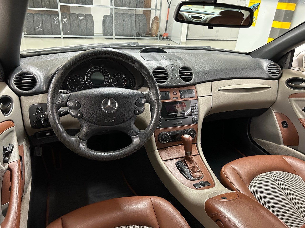 MERCEDES-BENZ CLK 500 Elégance 7G-Tronic Armani Limited-image-6