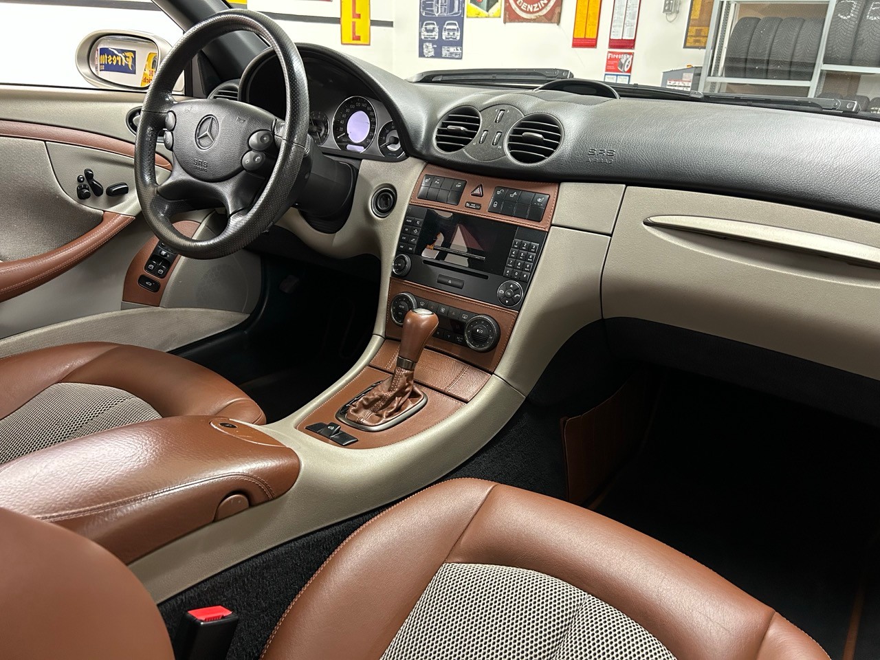 MERCEDES-BENZ CLK 500 Elégance 7G-Tronic Armani Limited-image-7