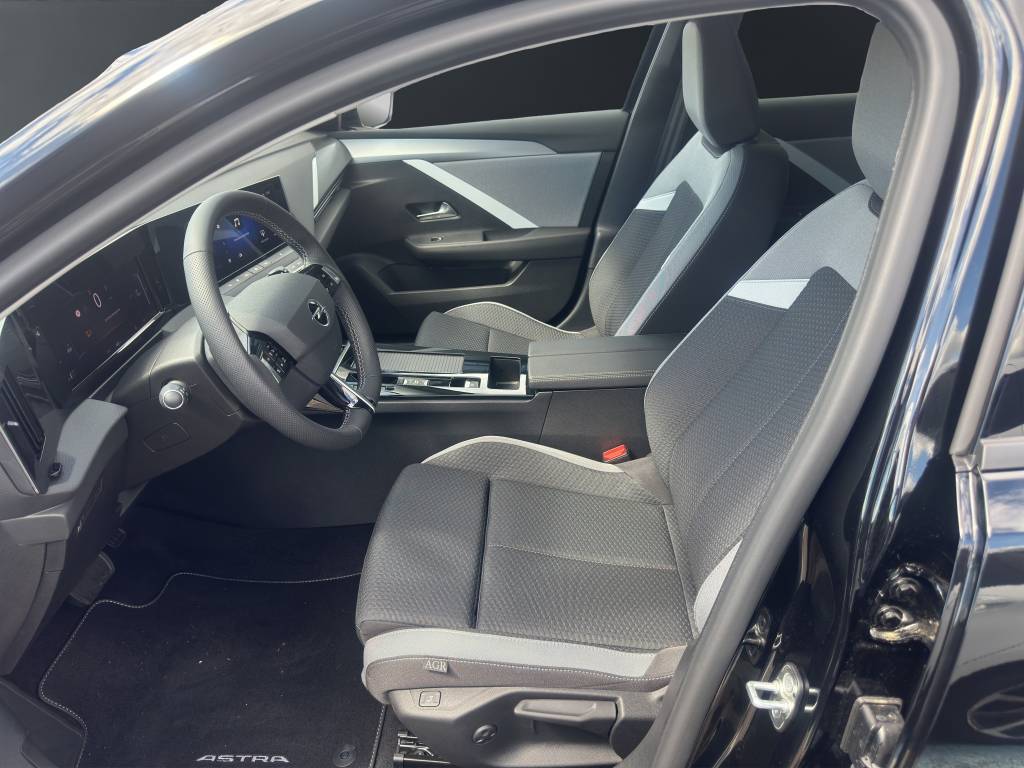 OPEL Astra 1.2i Turbo Edition A-image-6