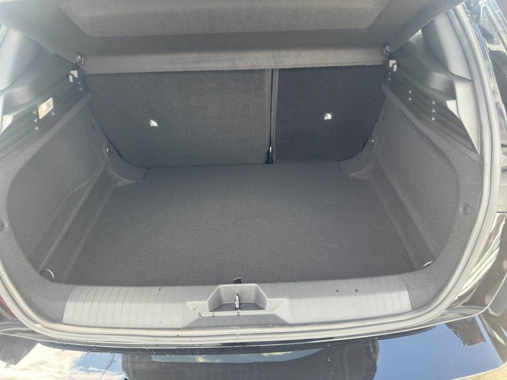 OPEL Astra 1.2i Turbo Edition A-image-9