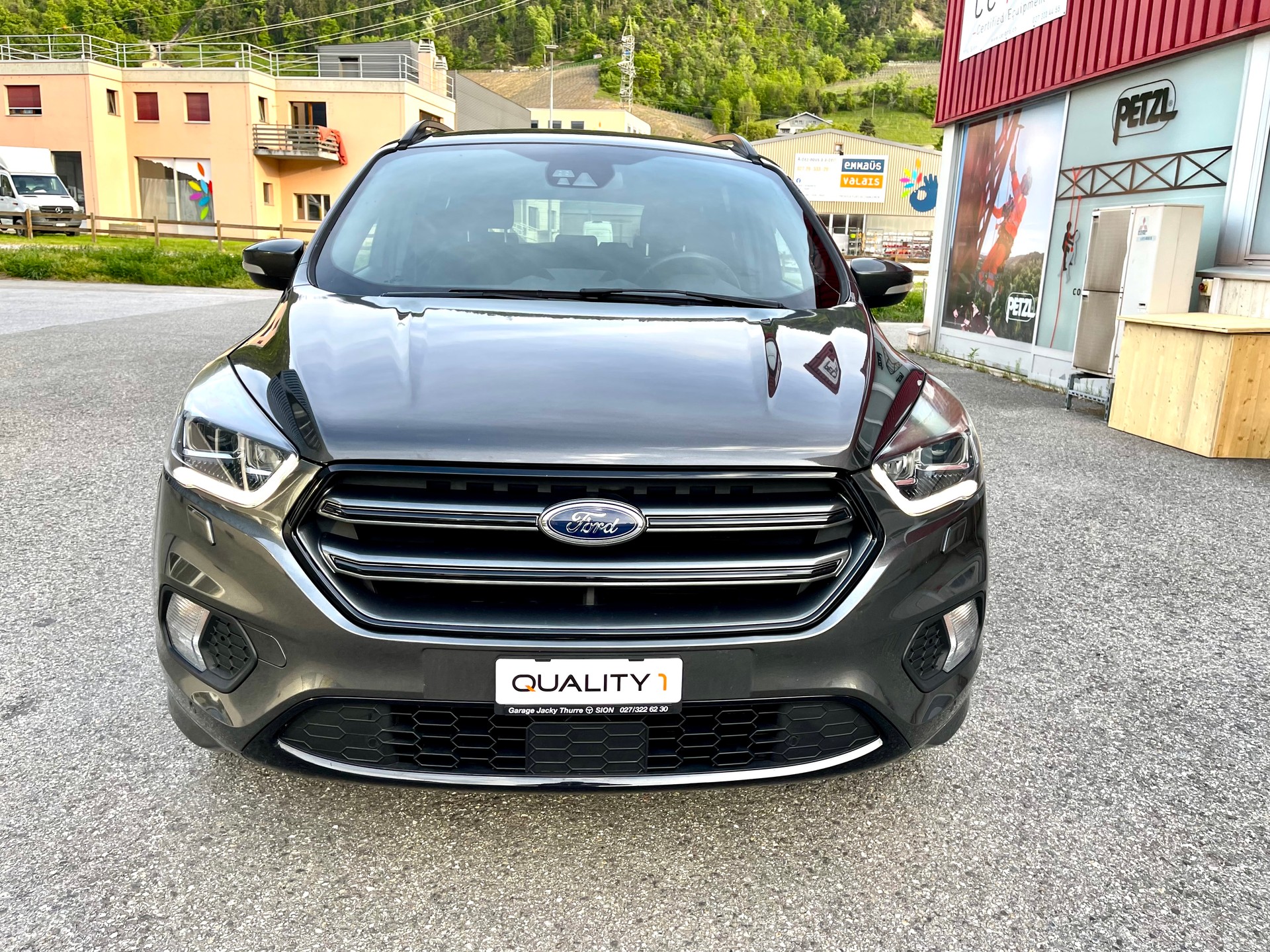 FORD Kuga 1.5 SCTi ST Line High 4WD Automatic-image-3