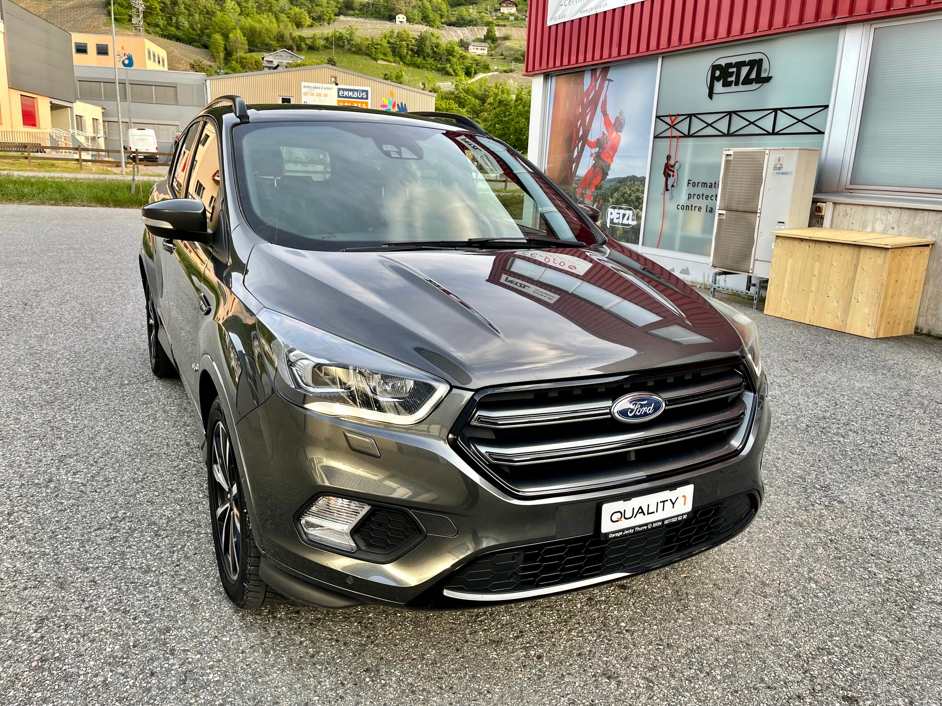 FORD Kuga 1.5 SCTi ST Line High 4WD Automatic-image-2