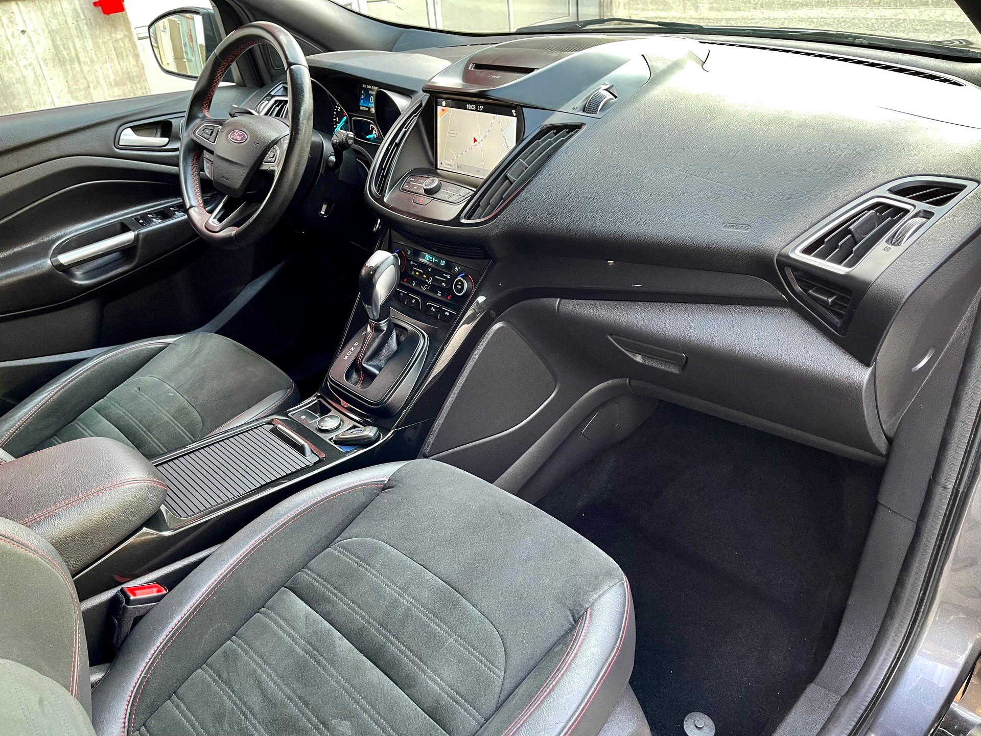 FORD Kuga 1.5 SCTi ST Line High 4WD Automatic-image-9