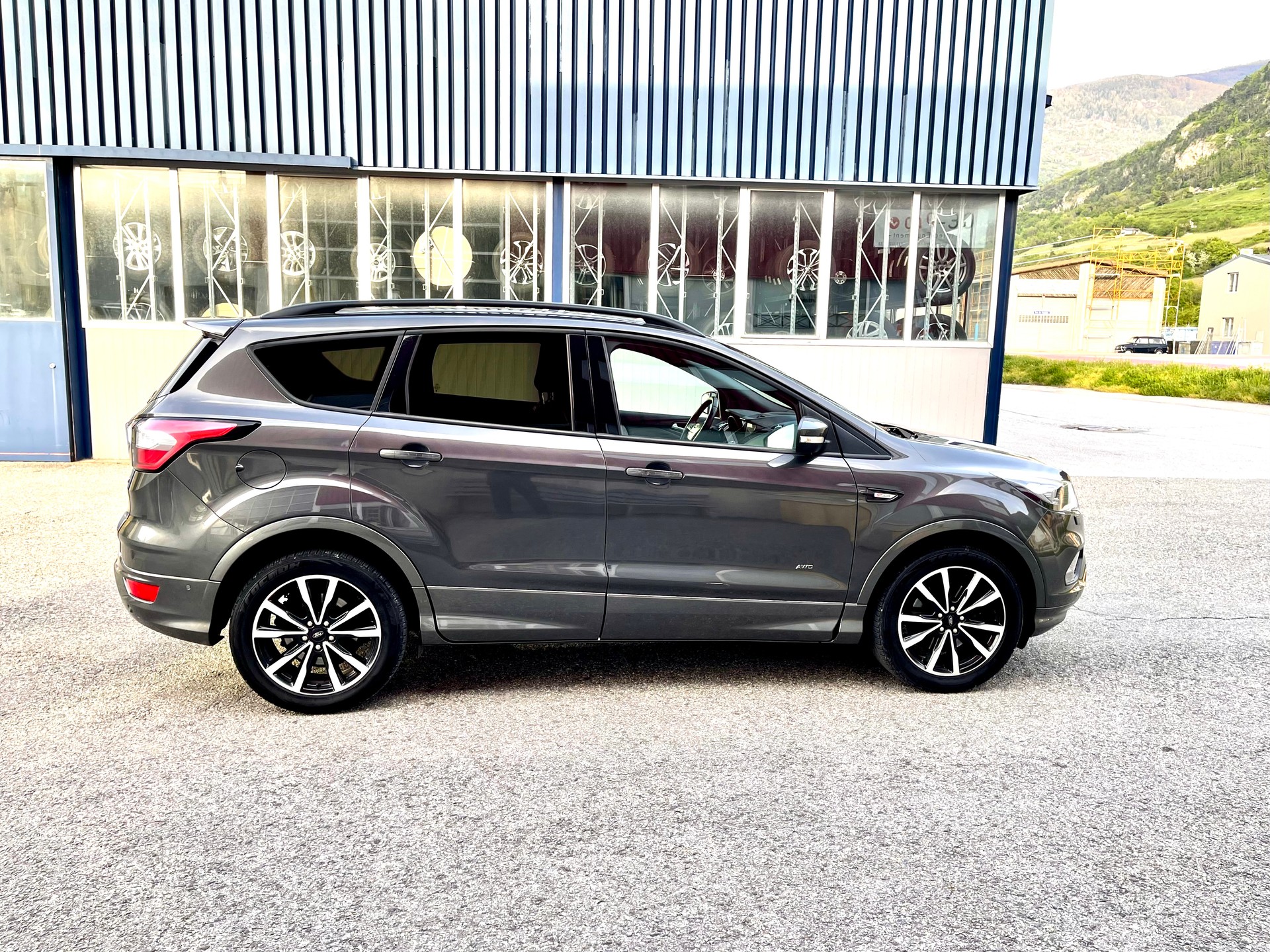 FORD Kuga 1.5 SCTi ST Line High 4WD Automatic-image-15