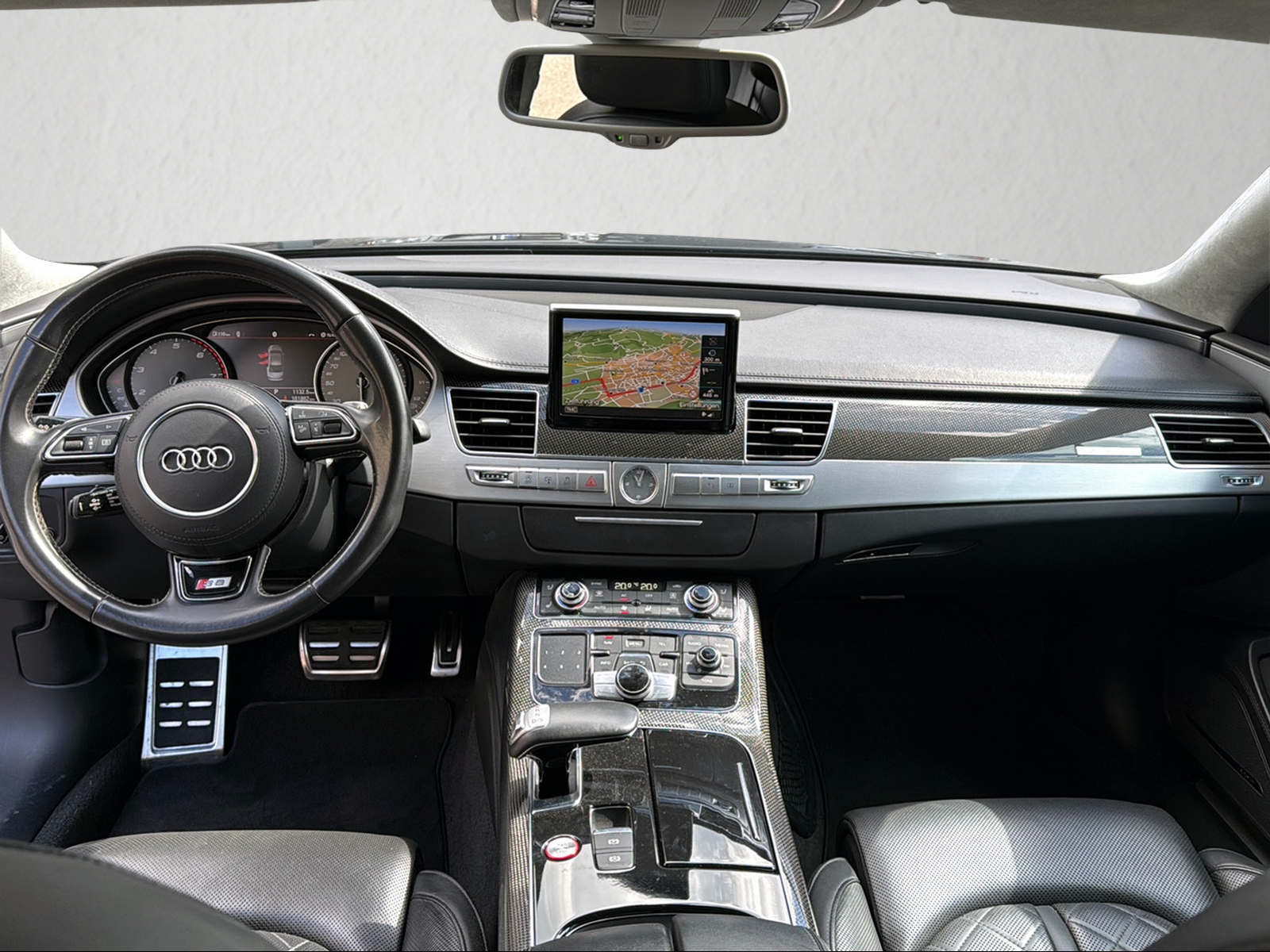 AUDI S8 4.0 TFSI V8 quattro tiptronic-image-12
