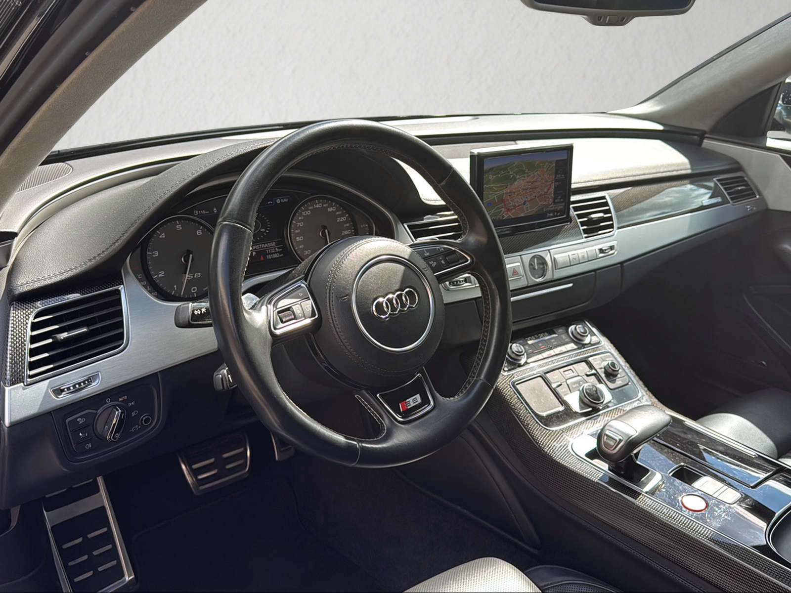 AUDI S8 4.0 TFSI V8 quattro tiptronic-image-9
