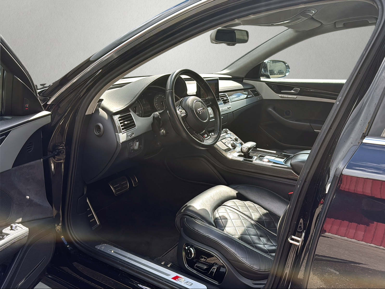 AUDI S8 4.0 TFSI V8 quattro tiptronic-image-8