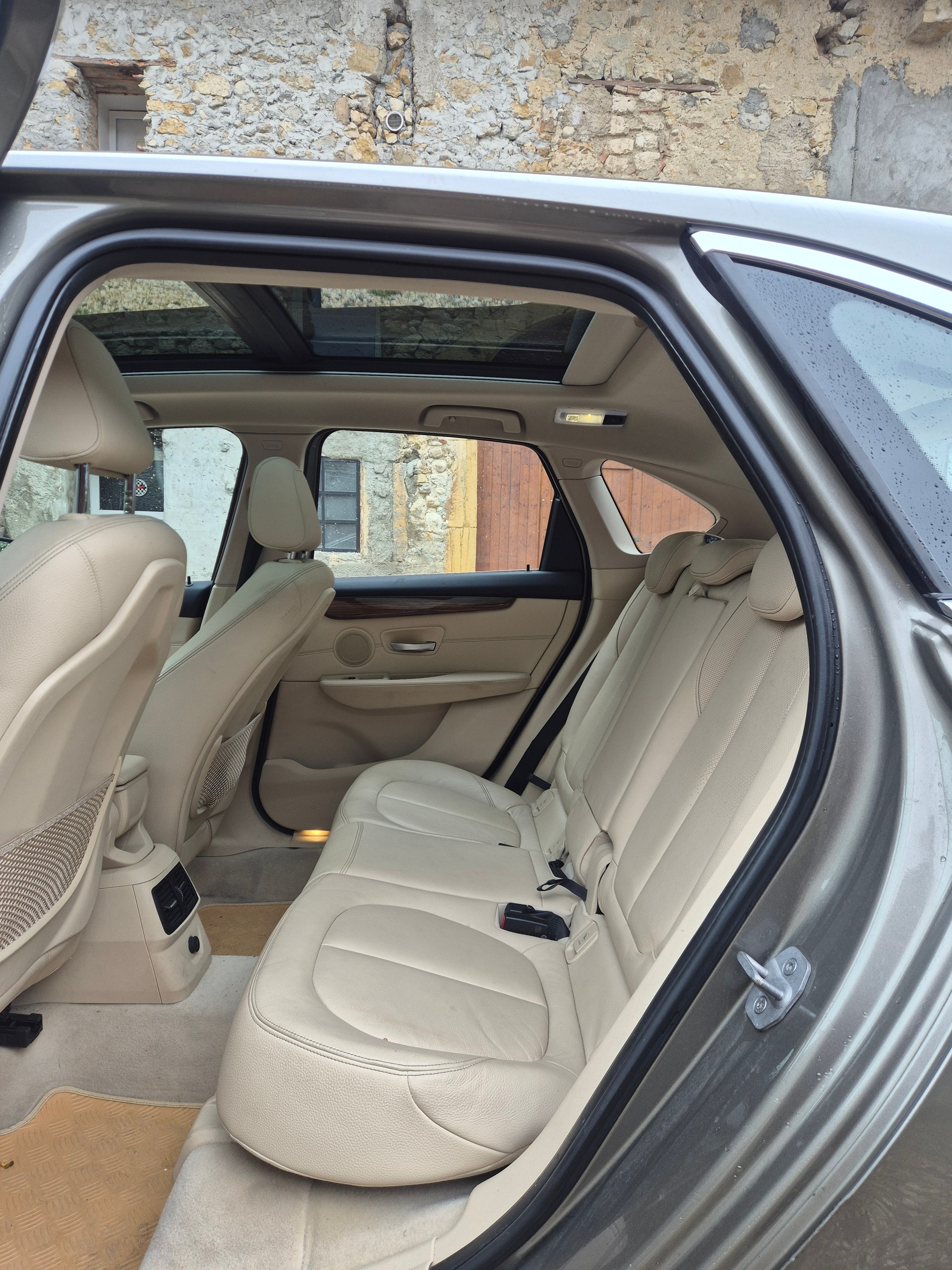 BMW 225i xDrive Active Tourer Luxury Line Steptronic-image-9