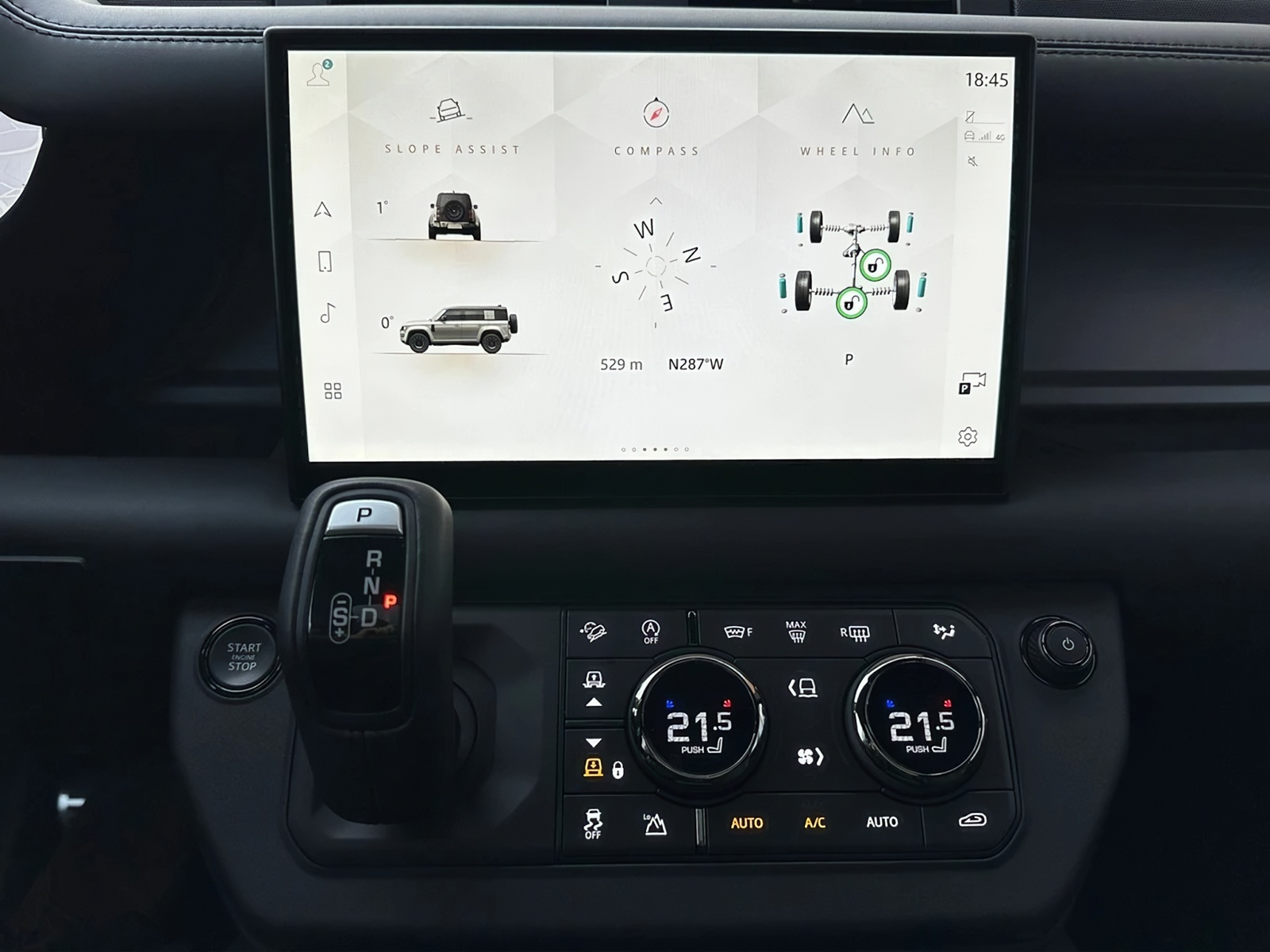 LAND ROVER Defender 110 4.4 V8 Octa / CH Auslieferung mit Gratis Service-image-12