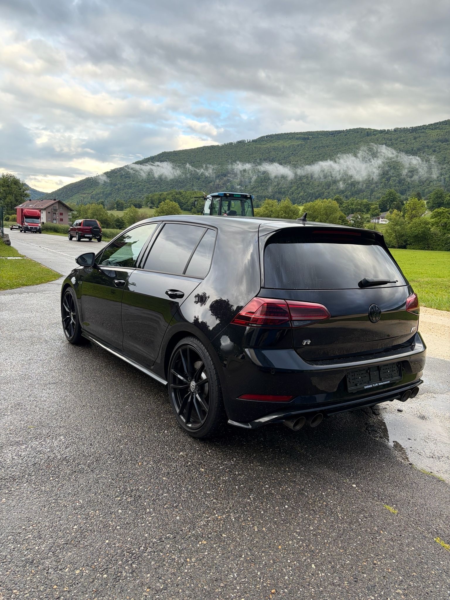 VW Golf 2.0 TSI R 4Motion DSG-image-2