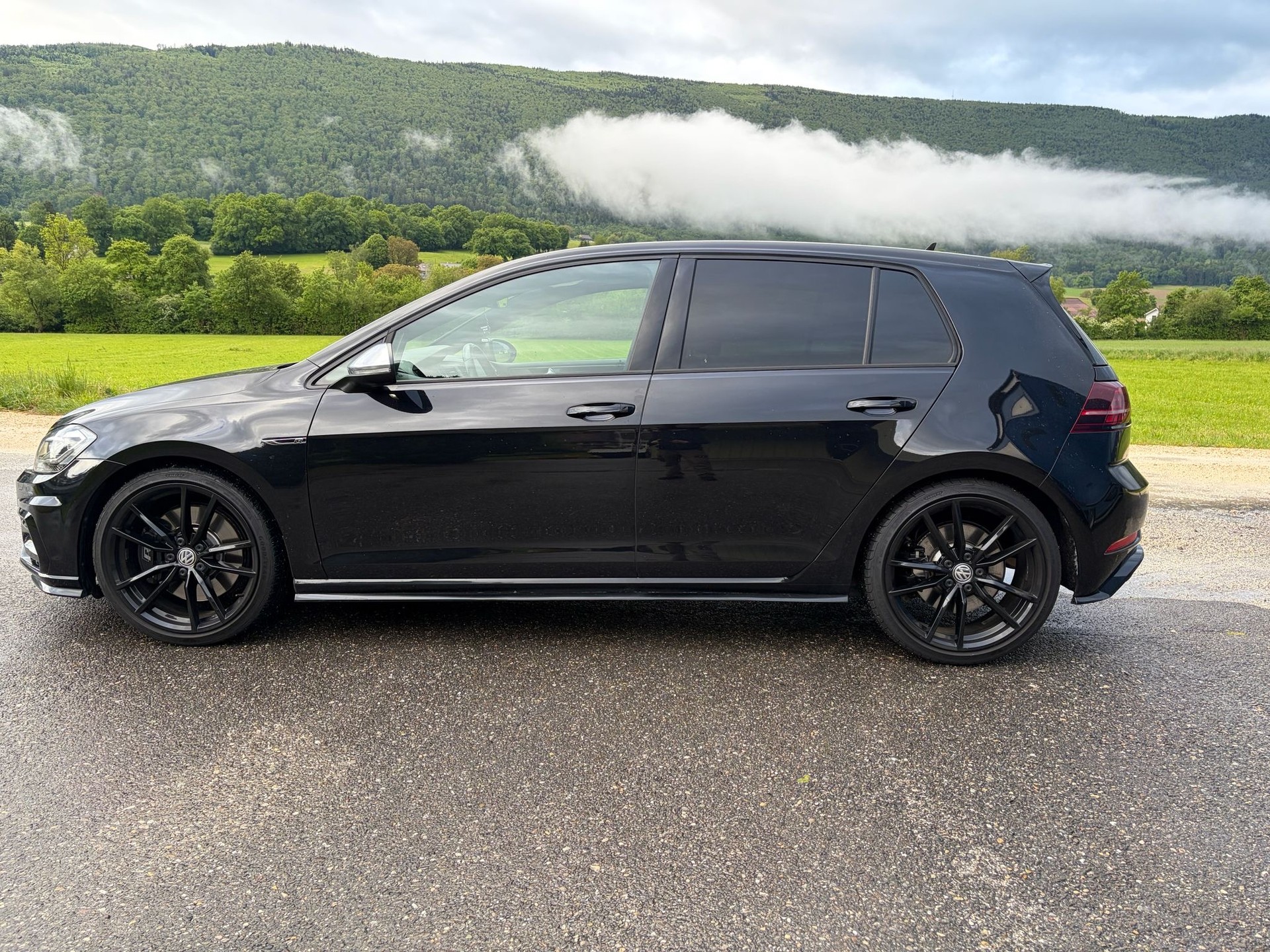 VW Golf 2.0 TSI R 4Motion DSG-image-1