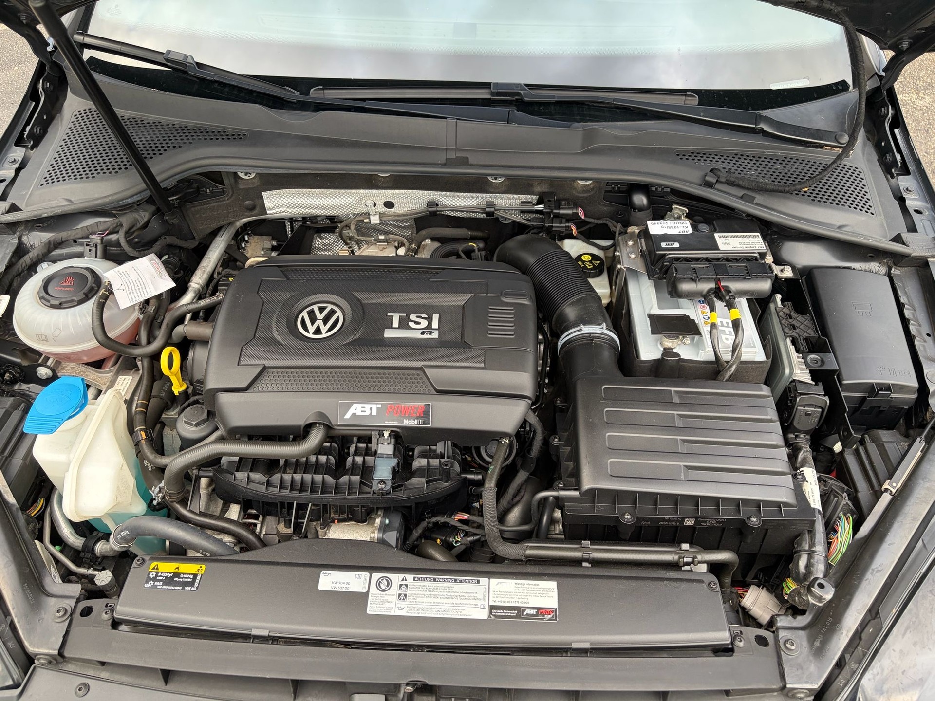 VW Golf 2.0 TSI R 4Motion DSG-image-6