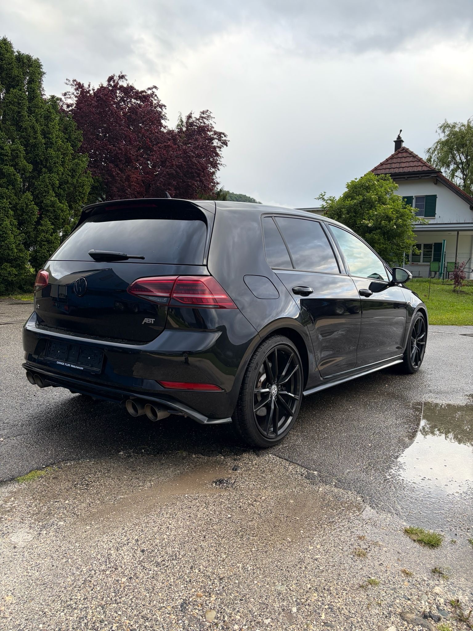 VW Golf 2.0 TSI R 4Motion DSG-image-4
