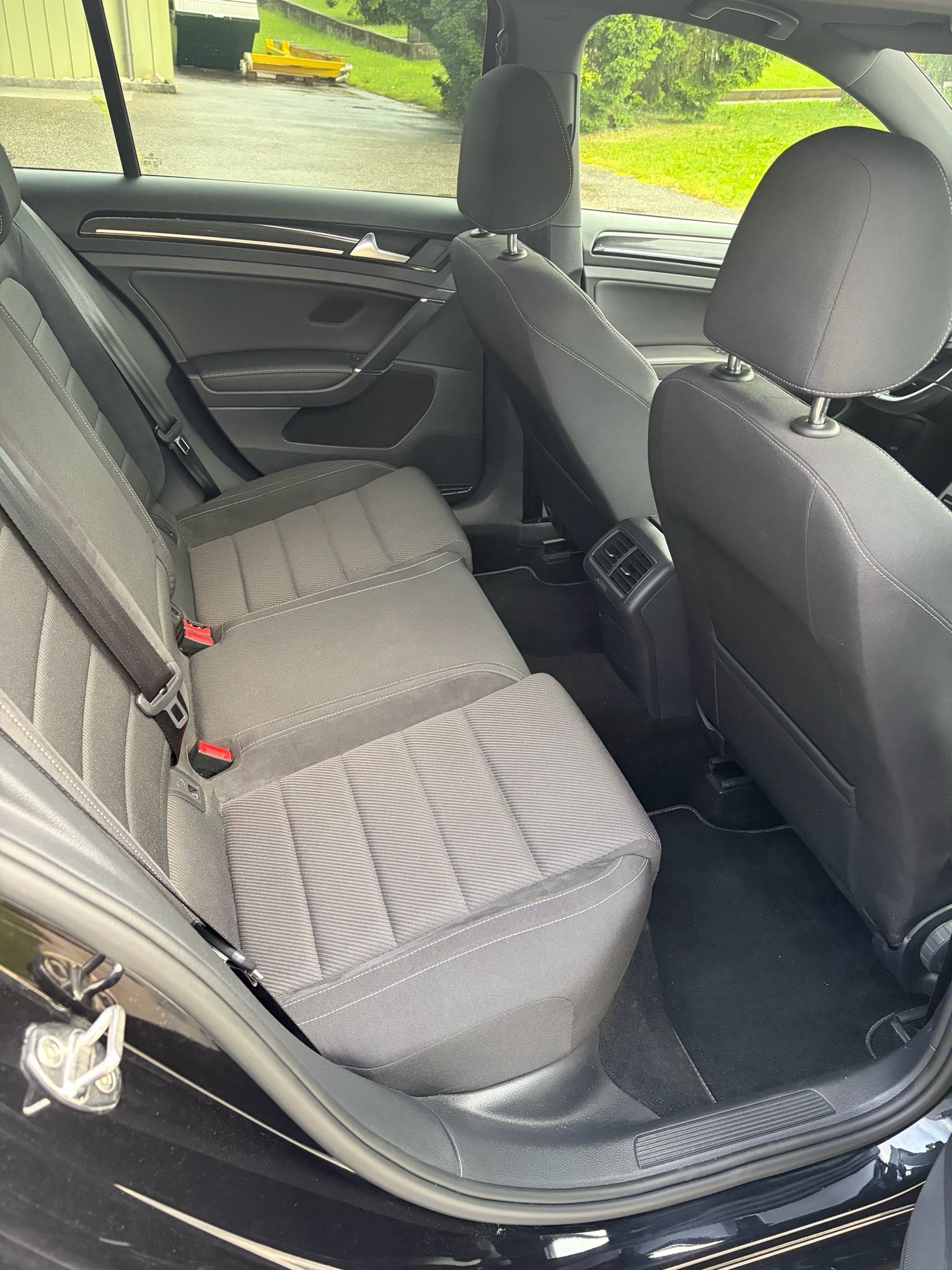 VW Golf 2.0 TSI R 4Motion DSG-image-9