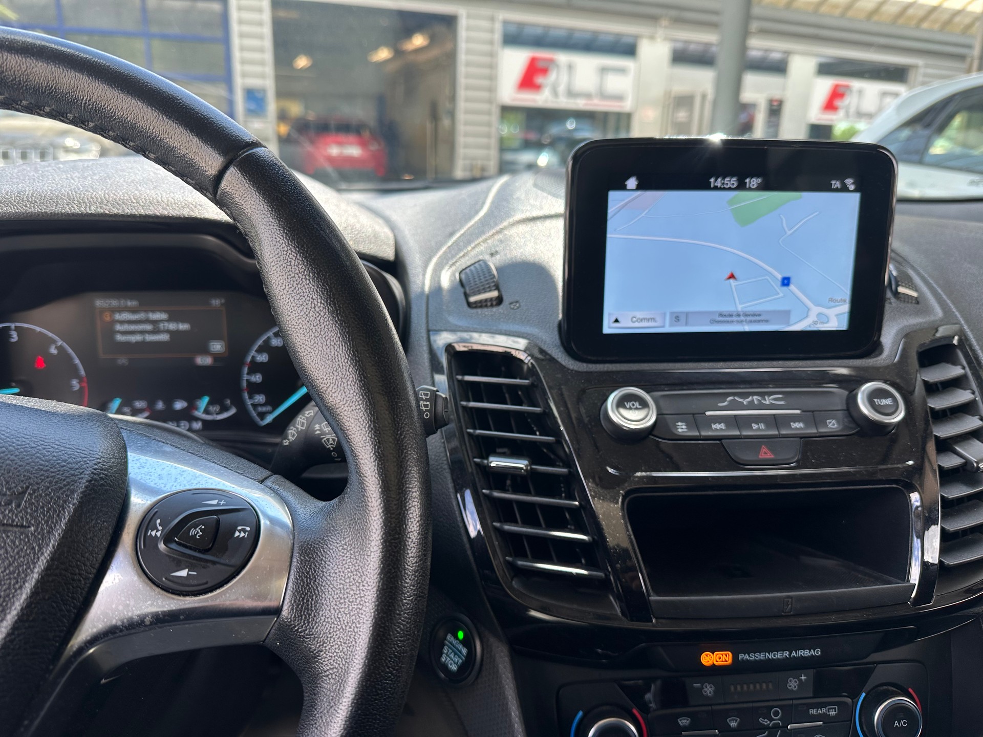 FORD Grand Tourneo Connect 1.5 EcoBlue Titanium Automat-image-7