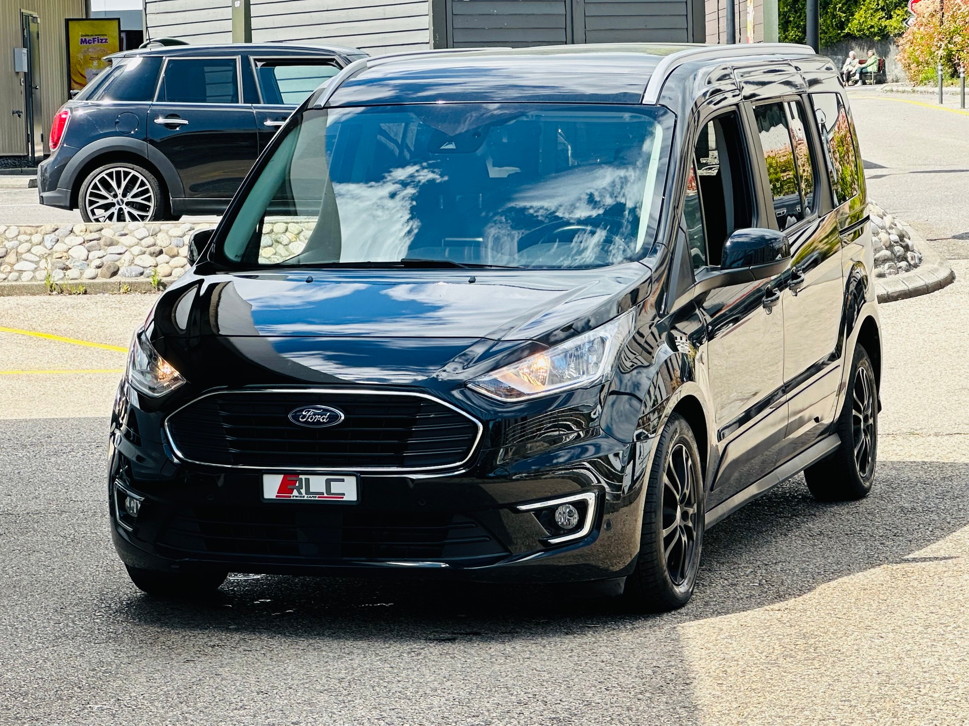 FORD Grand Tourneo Connect 1.5 EcoBlue Titanium Automat-image-3