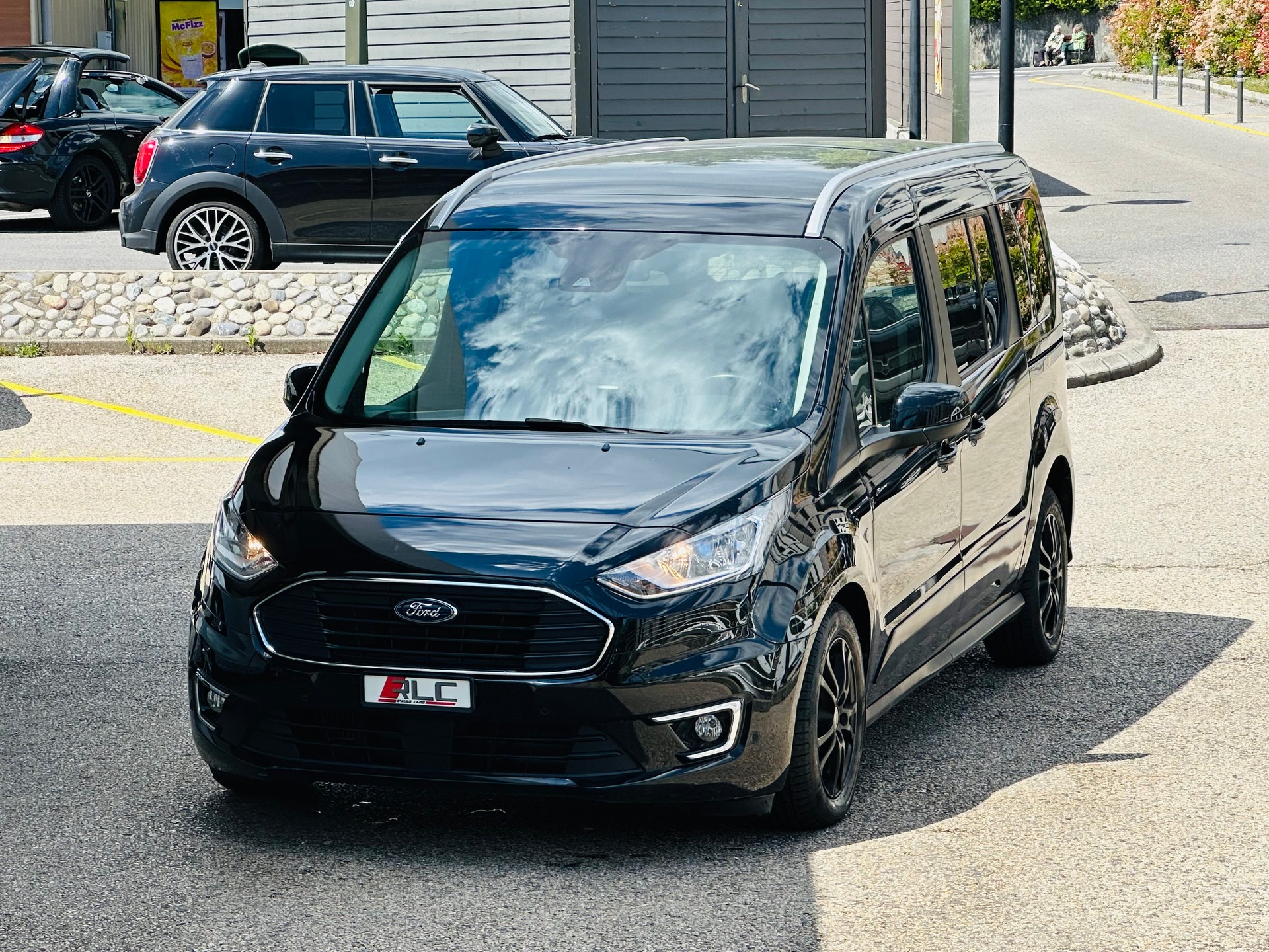 FORD Grand Tourneo Connect 1.5 EcoBlue Titanium Automat-image-6