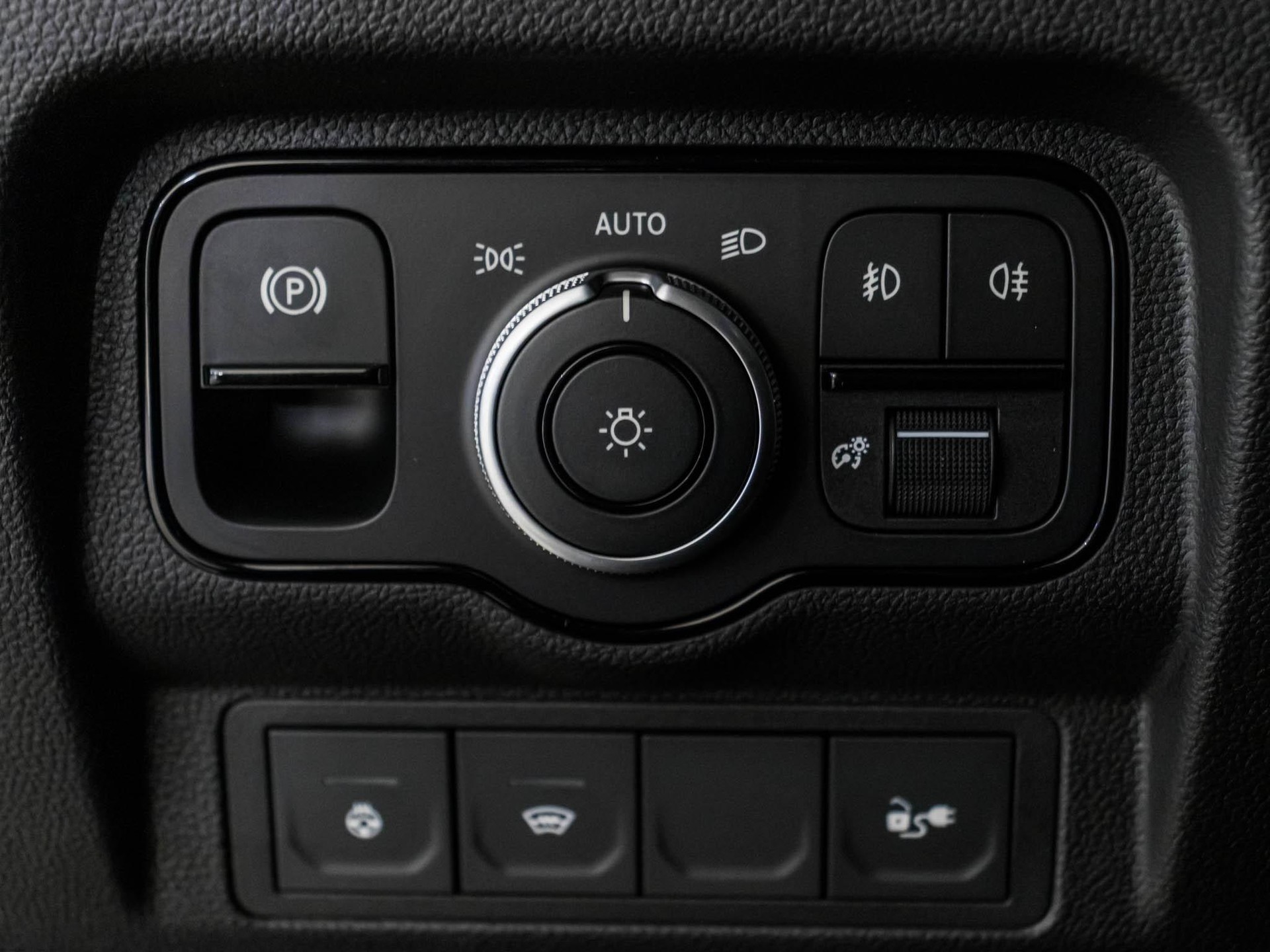MERCEDES-BENZ eCitan Kasten BASE Standard-image-10