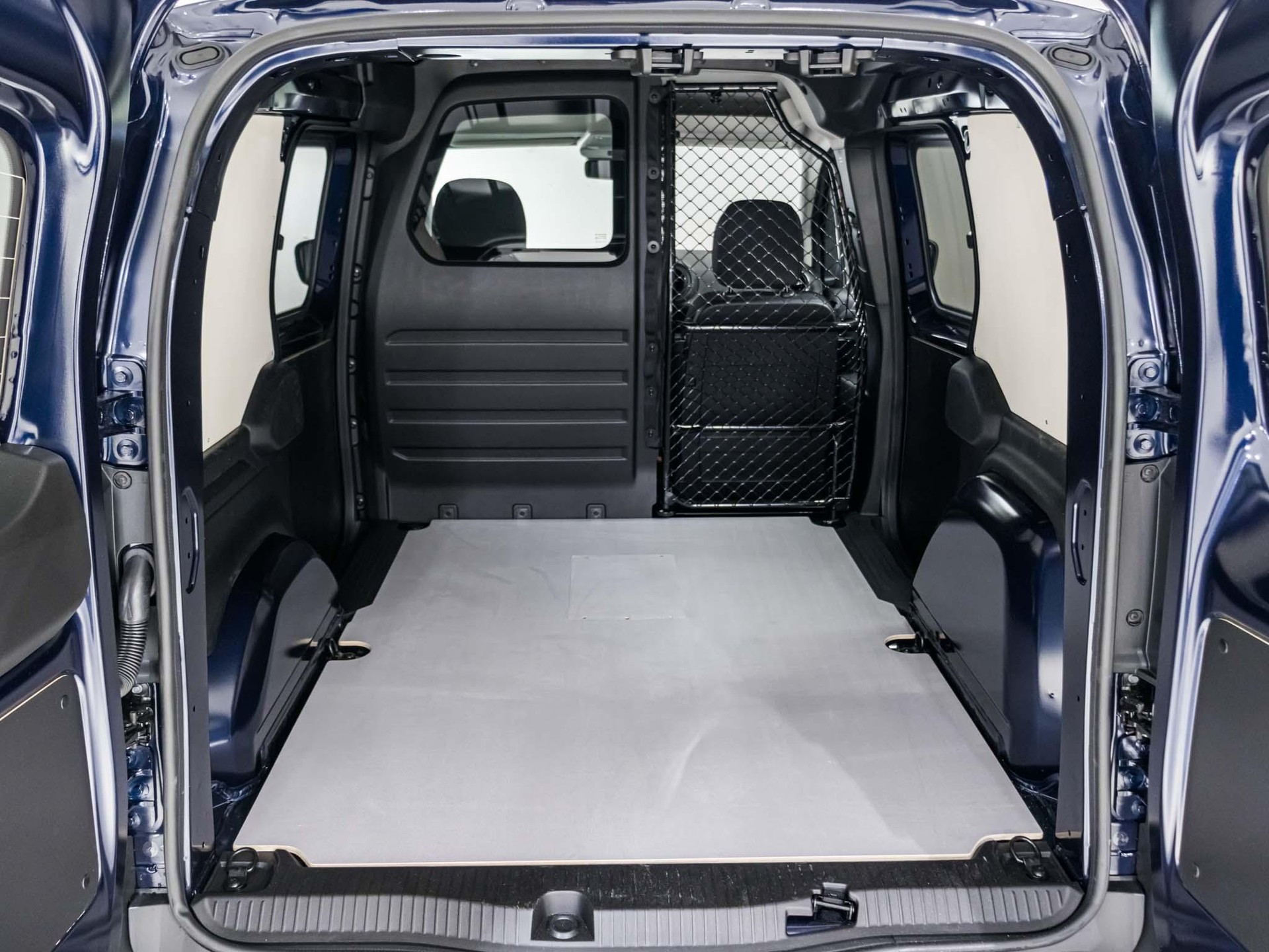 MERCEDES-BENZ eCitan Kasten BASE Standard-image-13