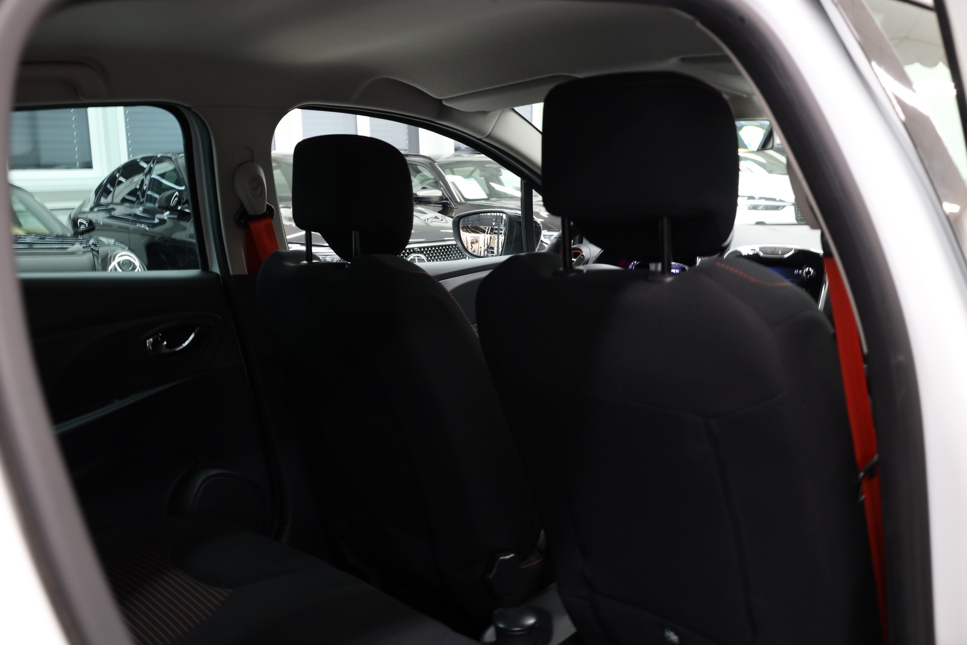 RENAULT Clio Sport 1.6 T 200 RS-image-24