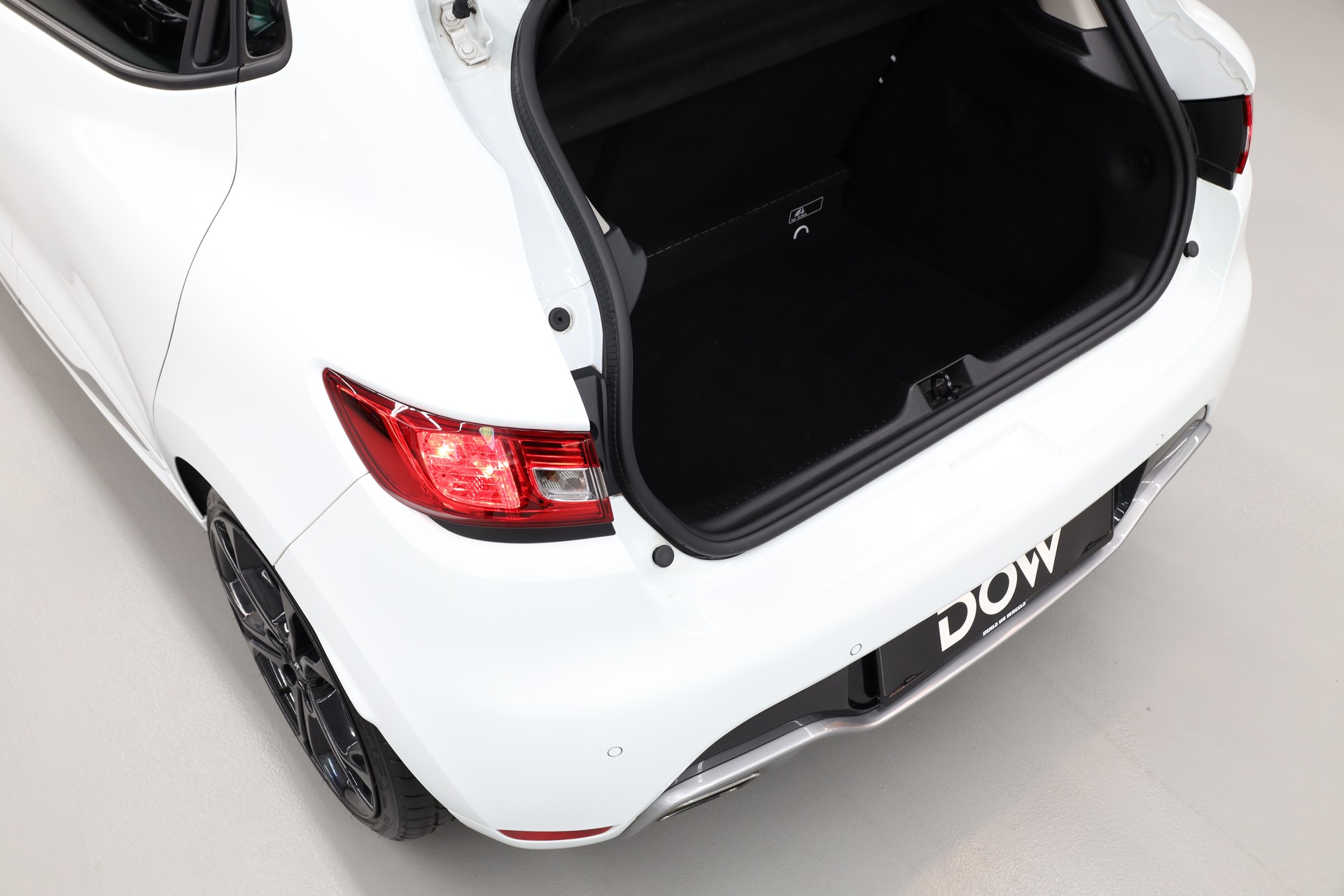 RENAULT Clio Sport 1.6 T 200 RS-image-10