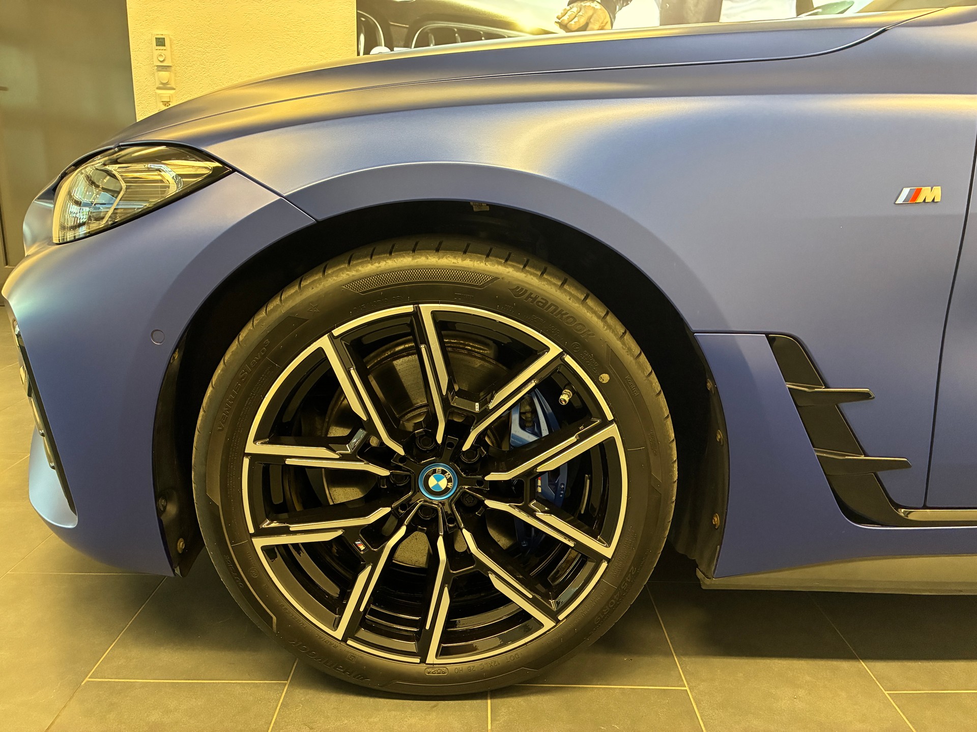 BMW i4 M50-showroom-element-2
