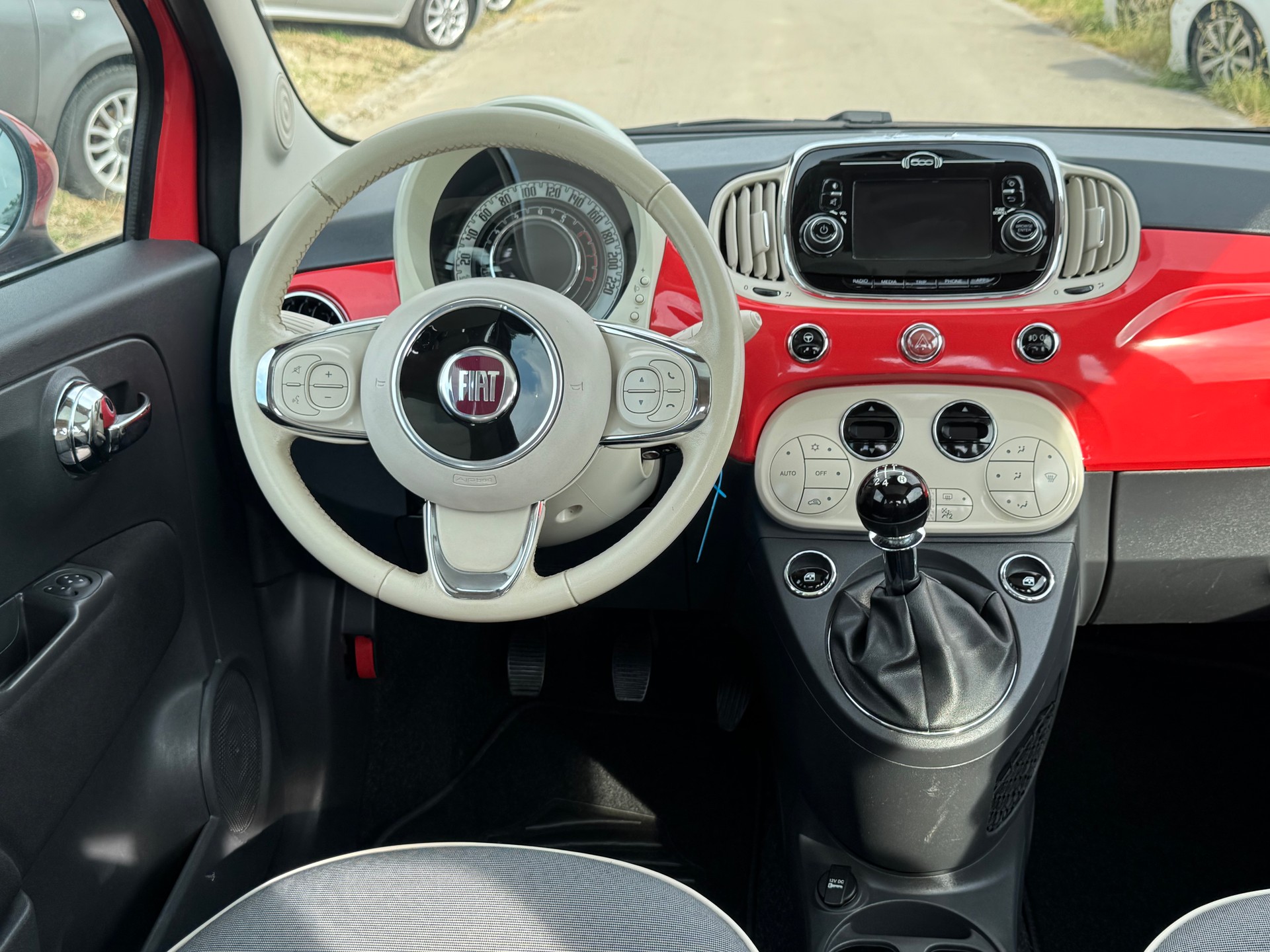 FIAT 500 1.2 Lounge-image-8