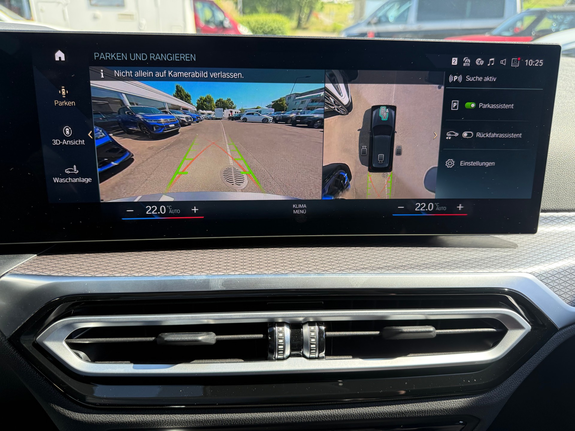 BMW 330e x DriveTouring Steptronic M Sport Pro-image-15