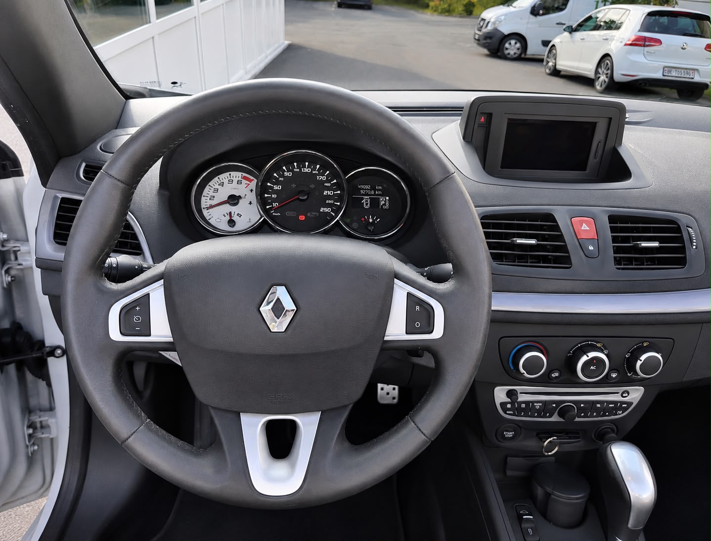 RENAULT Mégane CC 2.0 16V Dynamique CVT-image-6