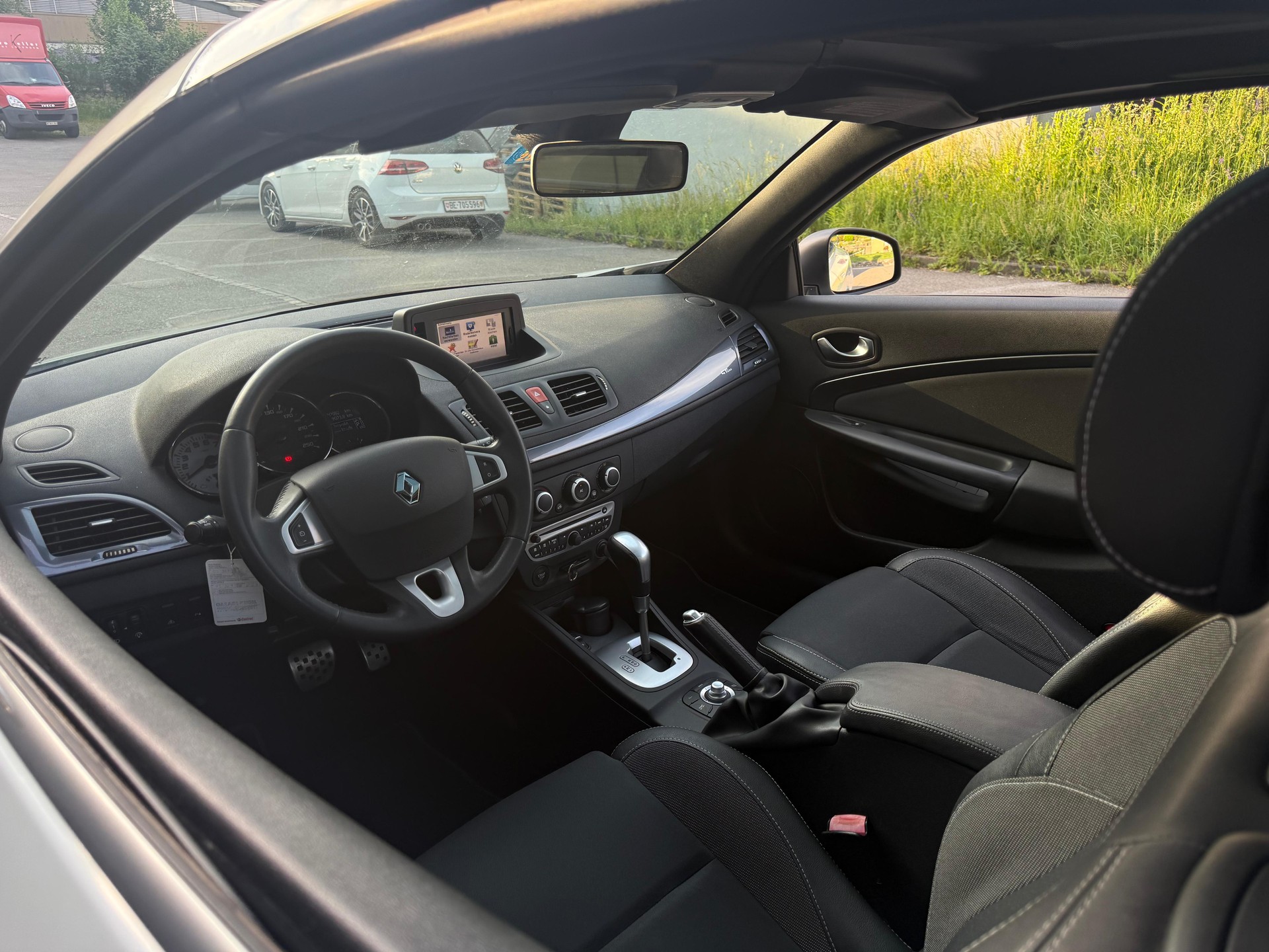 RENAULT Mégane CC 2.0 16V Dynamique CVT-image-10