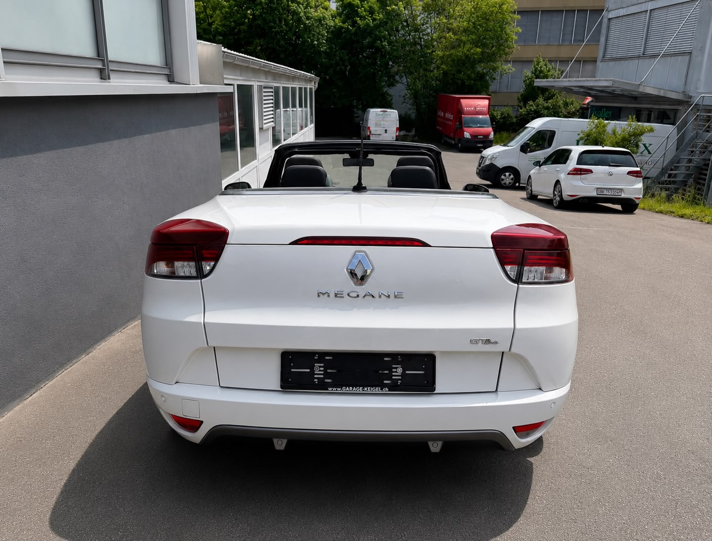 RENAULT Mégane CC 2.0 16V Dynamique CVT-image-5