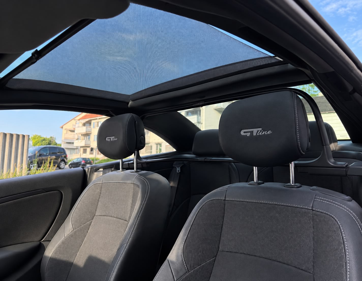 RENAULT Mégane CC 2.0 16V Dynamique CVT-image-13