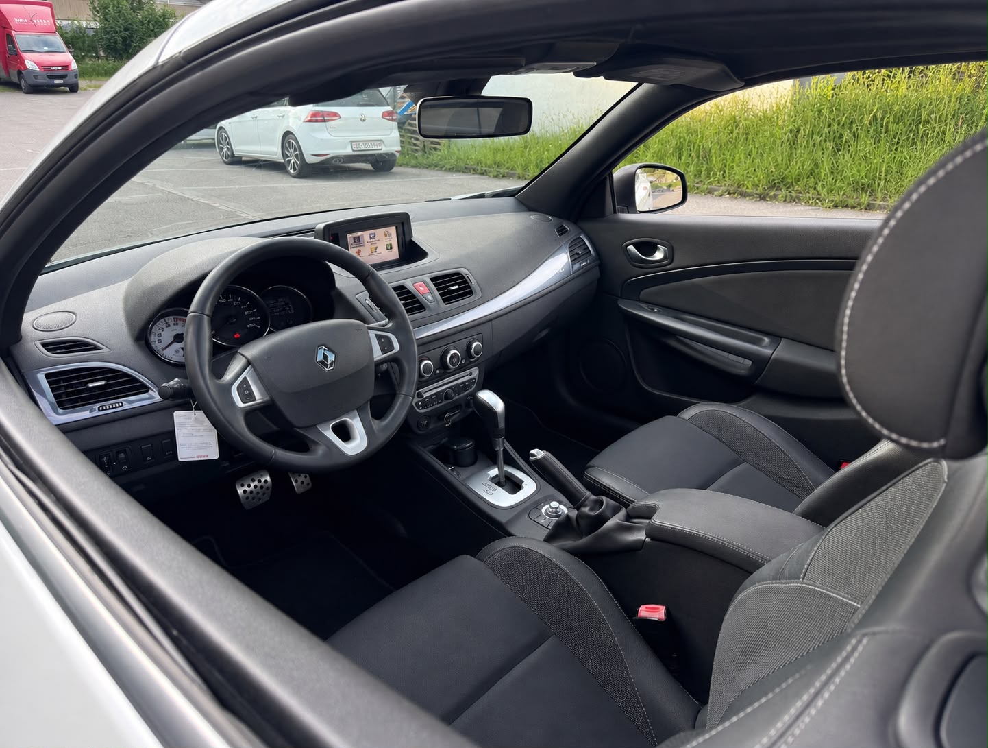 RENAULT Mégane CC 2.0 16V Dynamique CVT-image-9