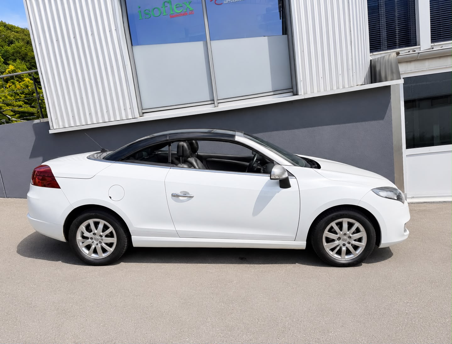 RENAULT Mégane CC 2.0 16V Dynamique CVT-showroom-element-2