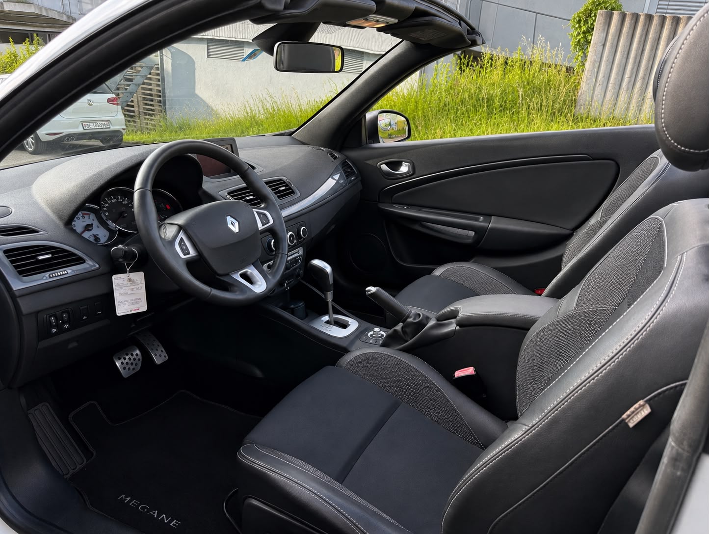 RENAULT Mégane CC 2.0 16V Dynamique CVT-image-8