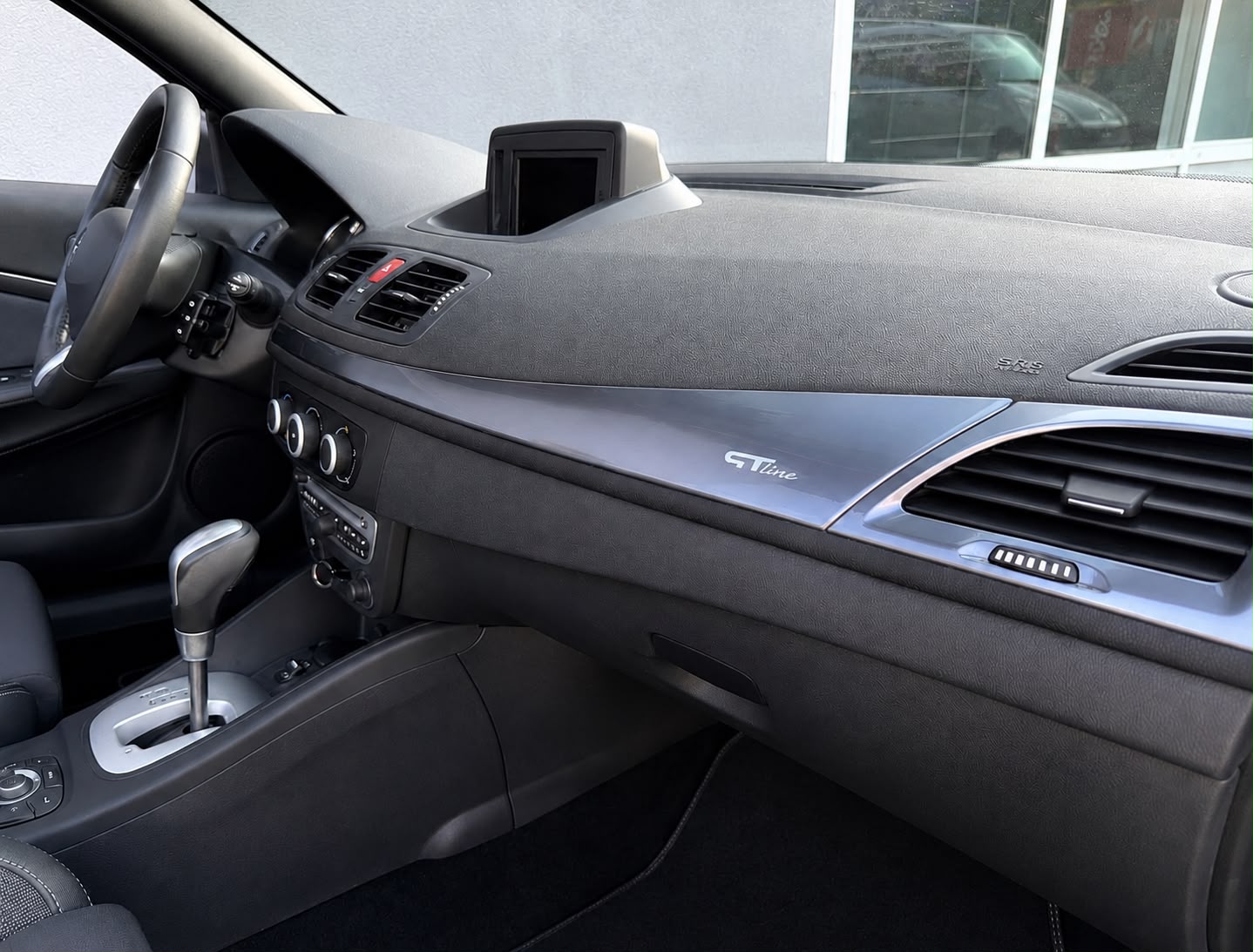 RENAULT Mégane CC 2.0 16V Dynamique CVT-image-7