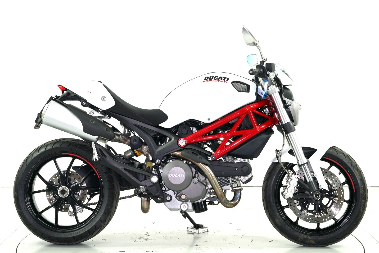 DUCATI Monster 796 ABS-showroom-element-3
