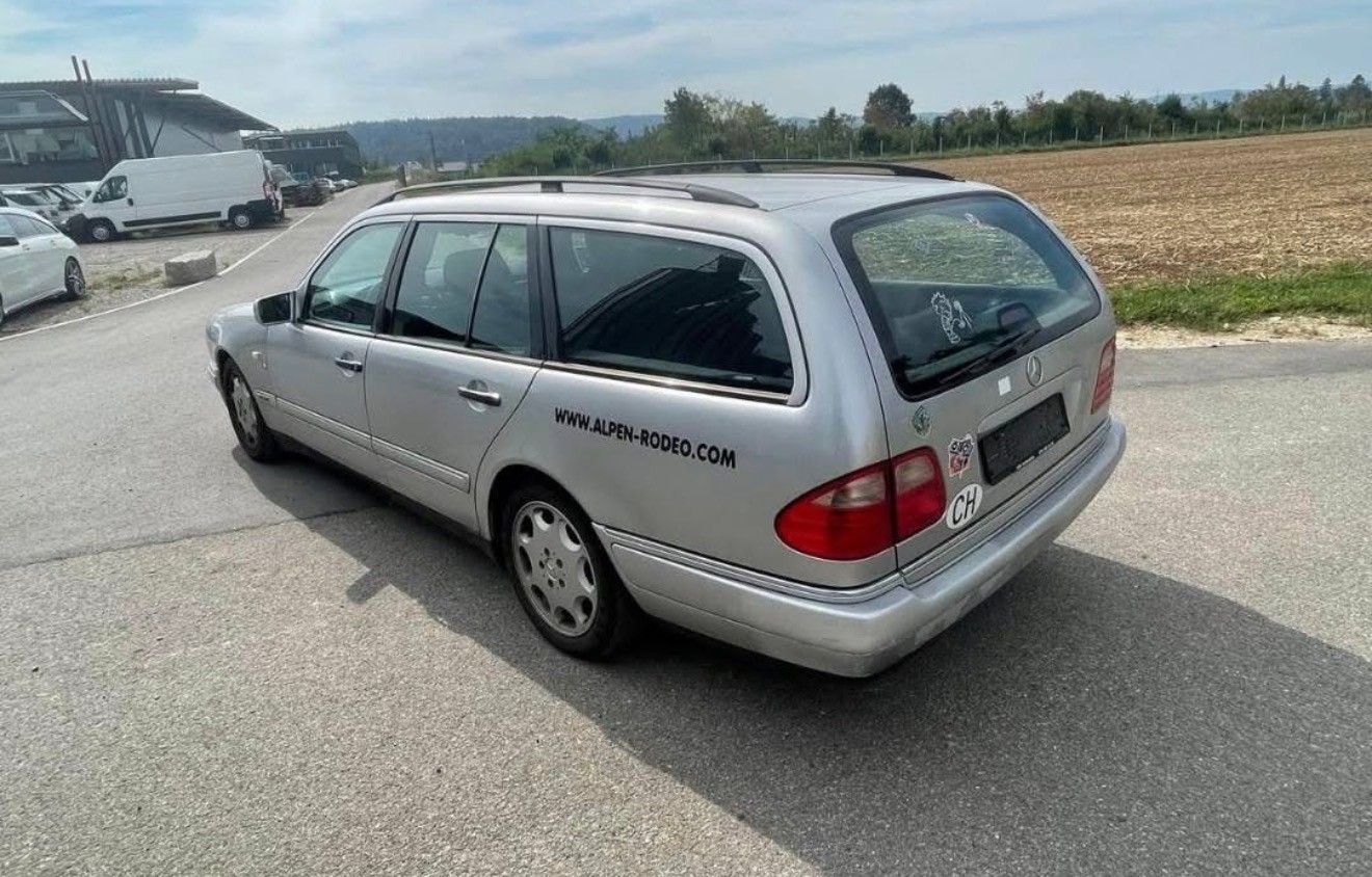 MERCEDES-BENZ E 420 T Automatic-image-2