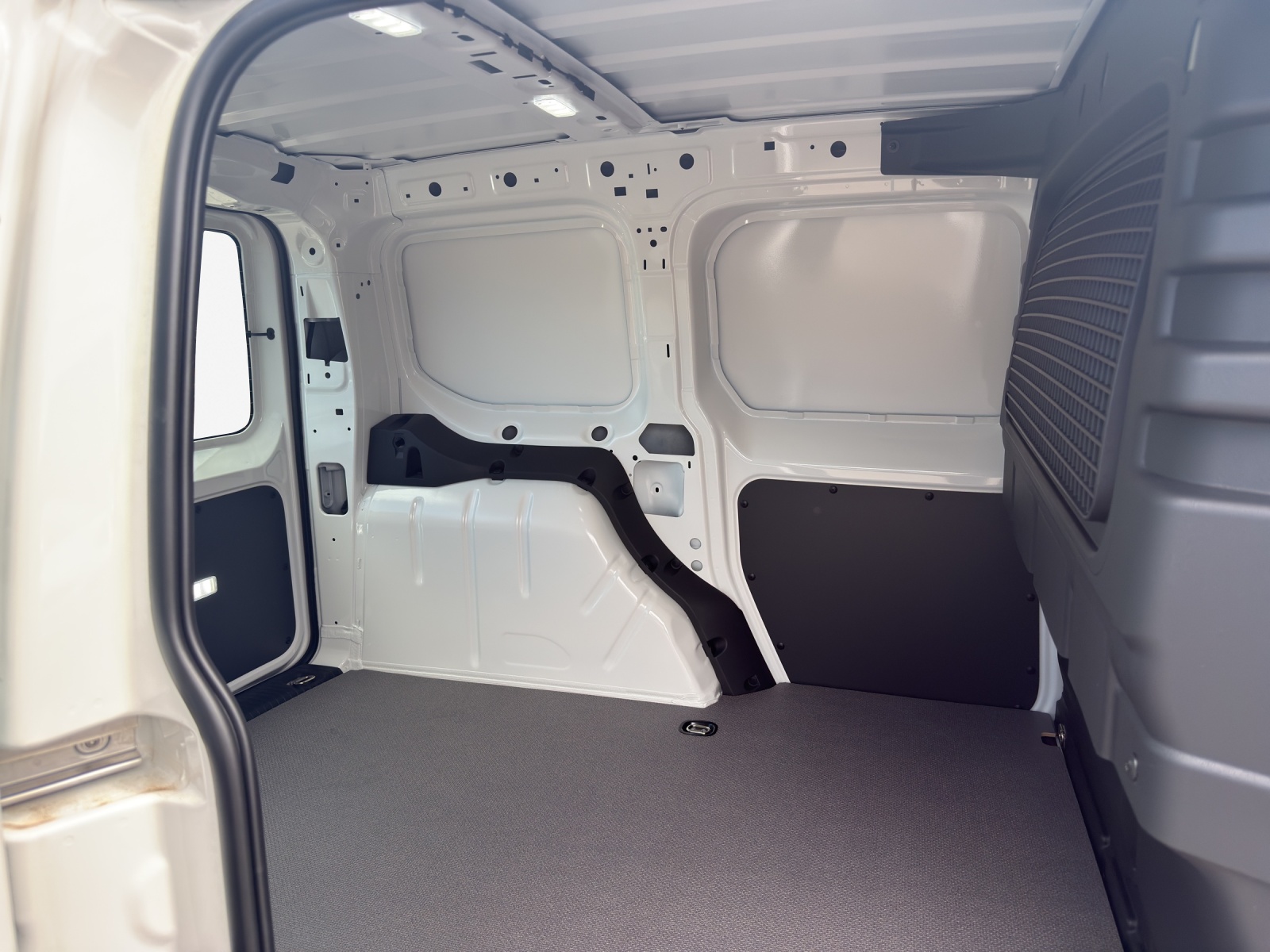 VW Caddy Cargo 2.0TDI 4Motion-image-11