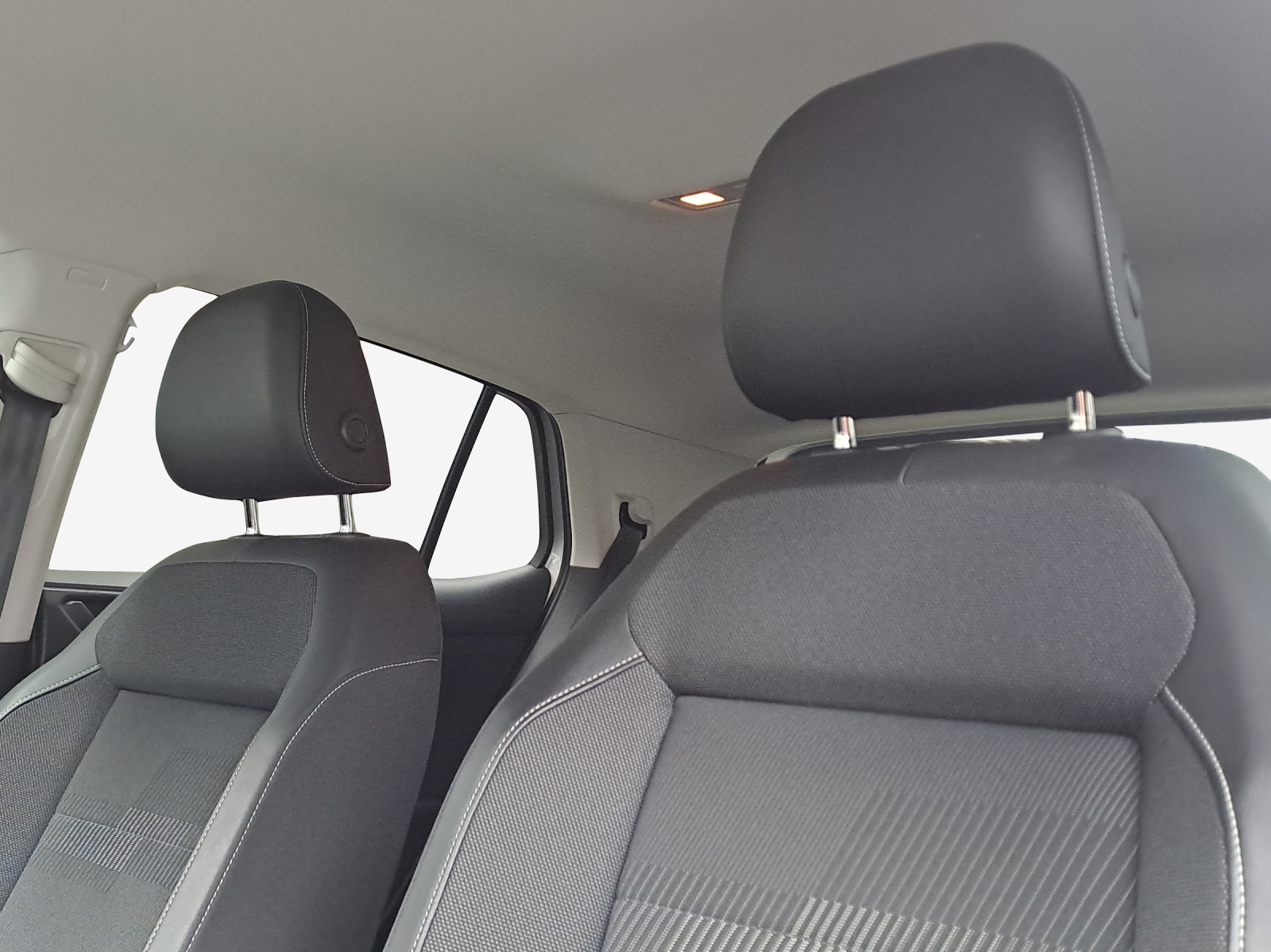 VW T-Cross 1.0 TSI Life Limited DSG-image-14
