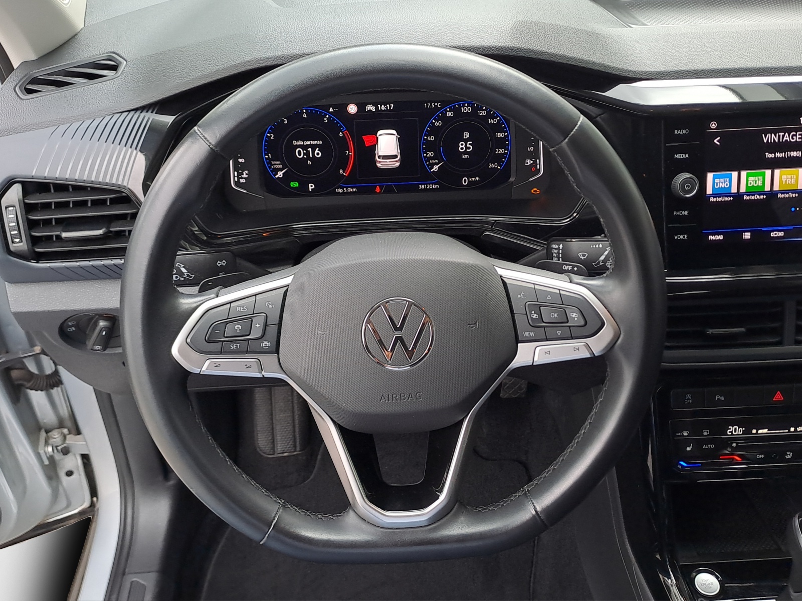 VW T-Cross 1.0 TSI Life Limited DSG-image-9